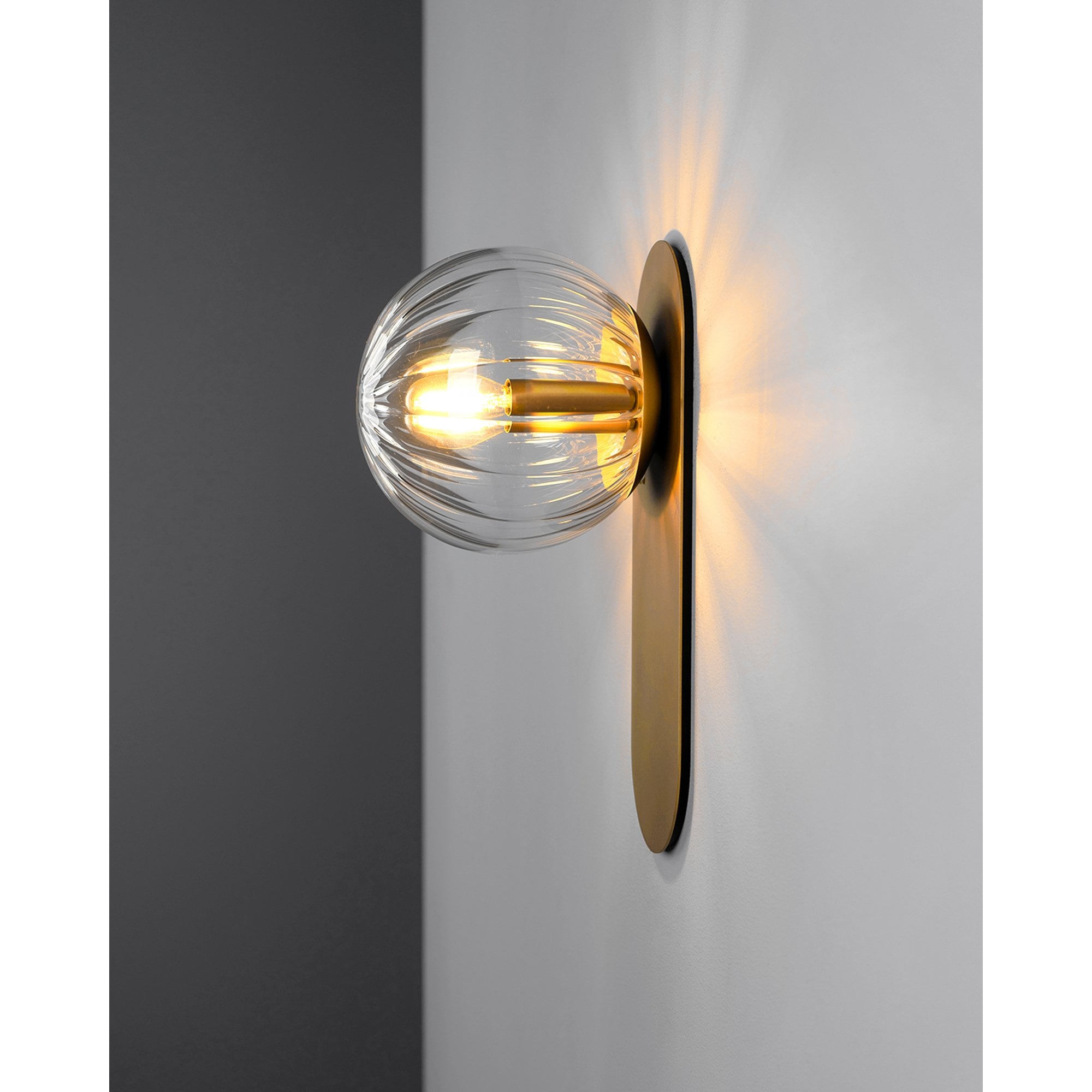 Schwung Adrion Medium Wall Sconce Light