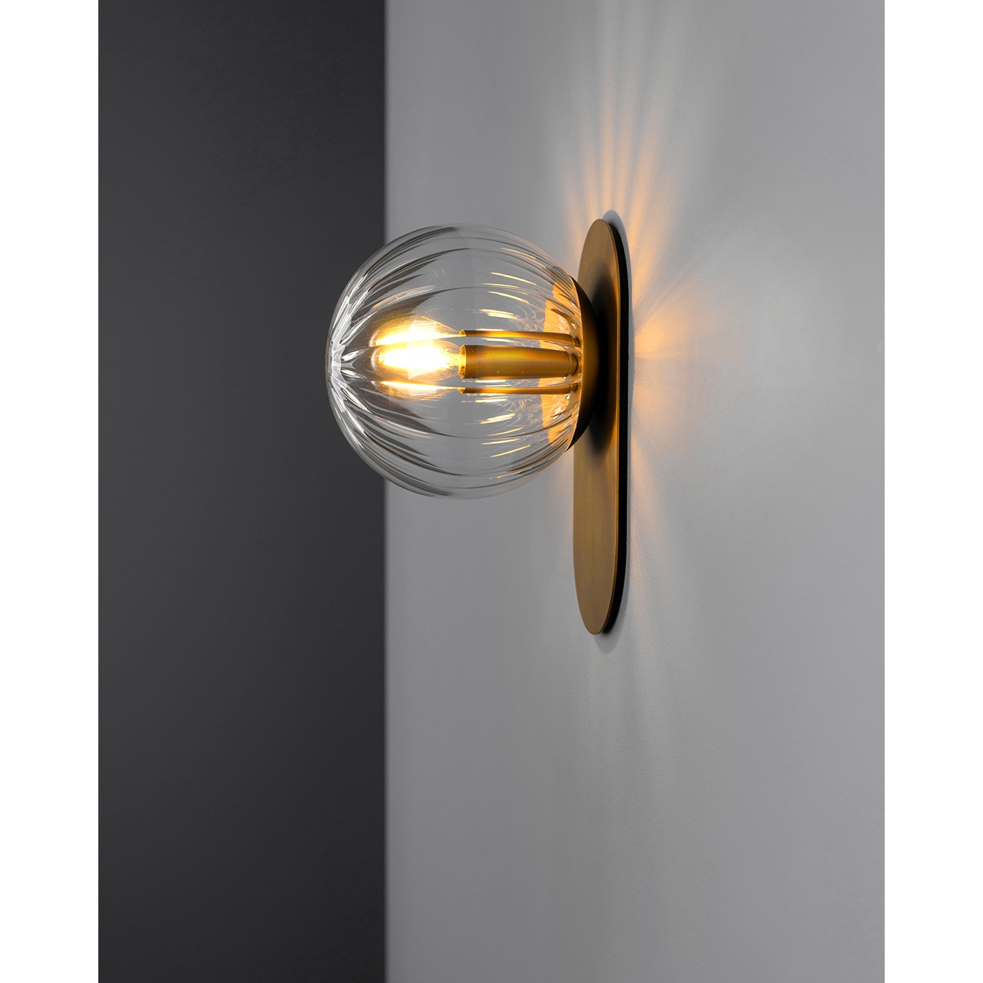 Schwung Adrion Small Wall Sconce Light