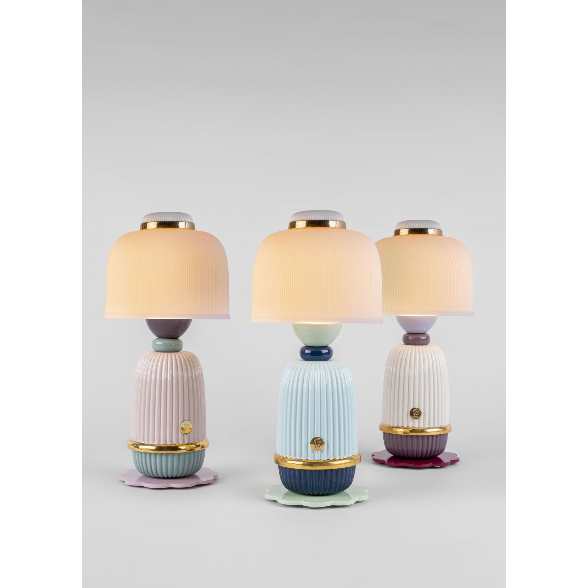 Lladro Kokeshi Table Lamp - Pink