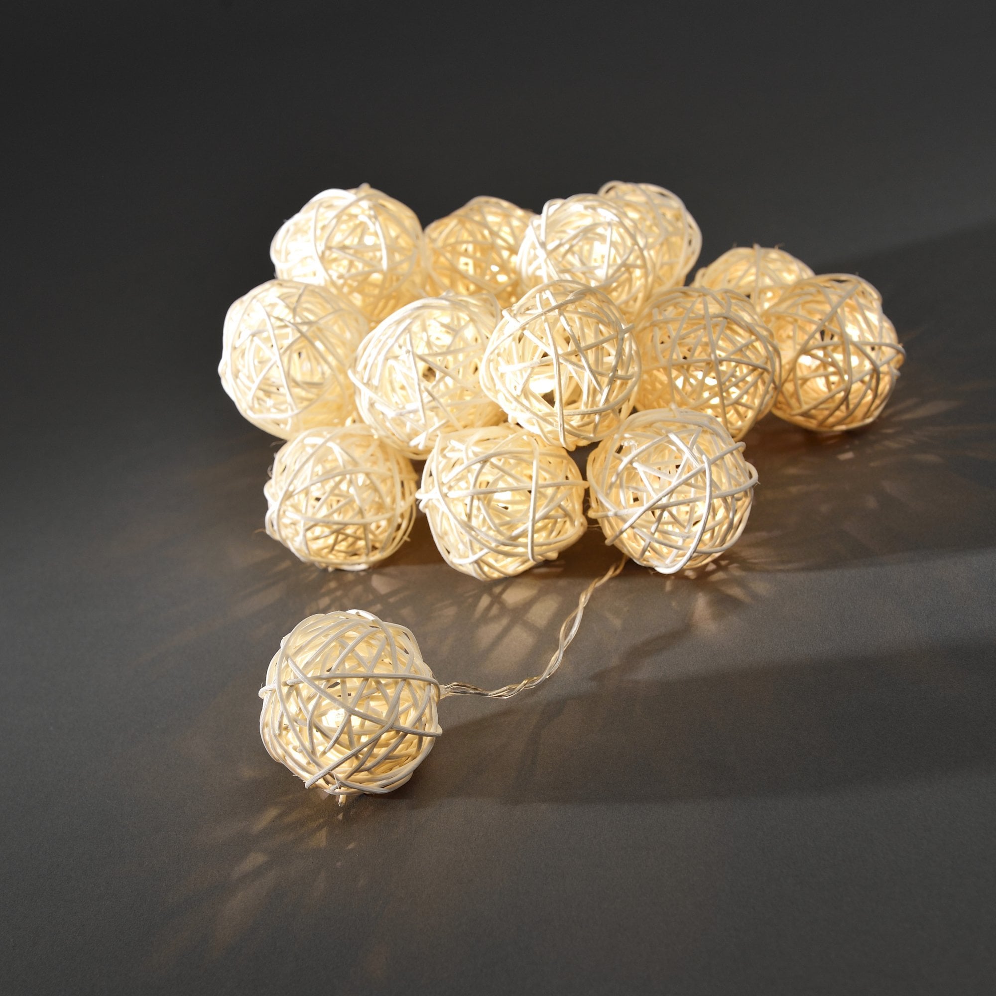 Konstsmide Festoon 3m Decorative Light Set - 16 LED Braided Balls - Natural
