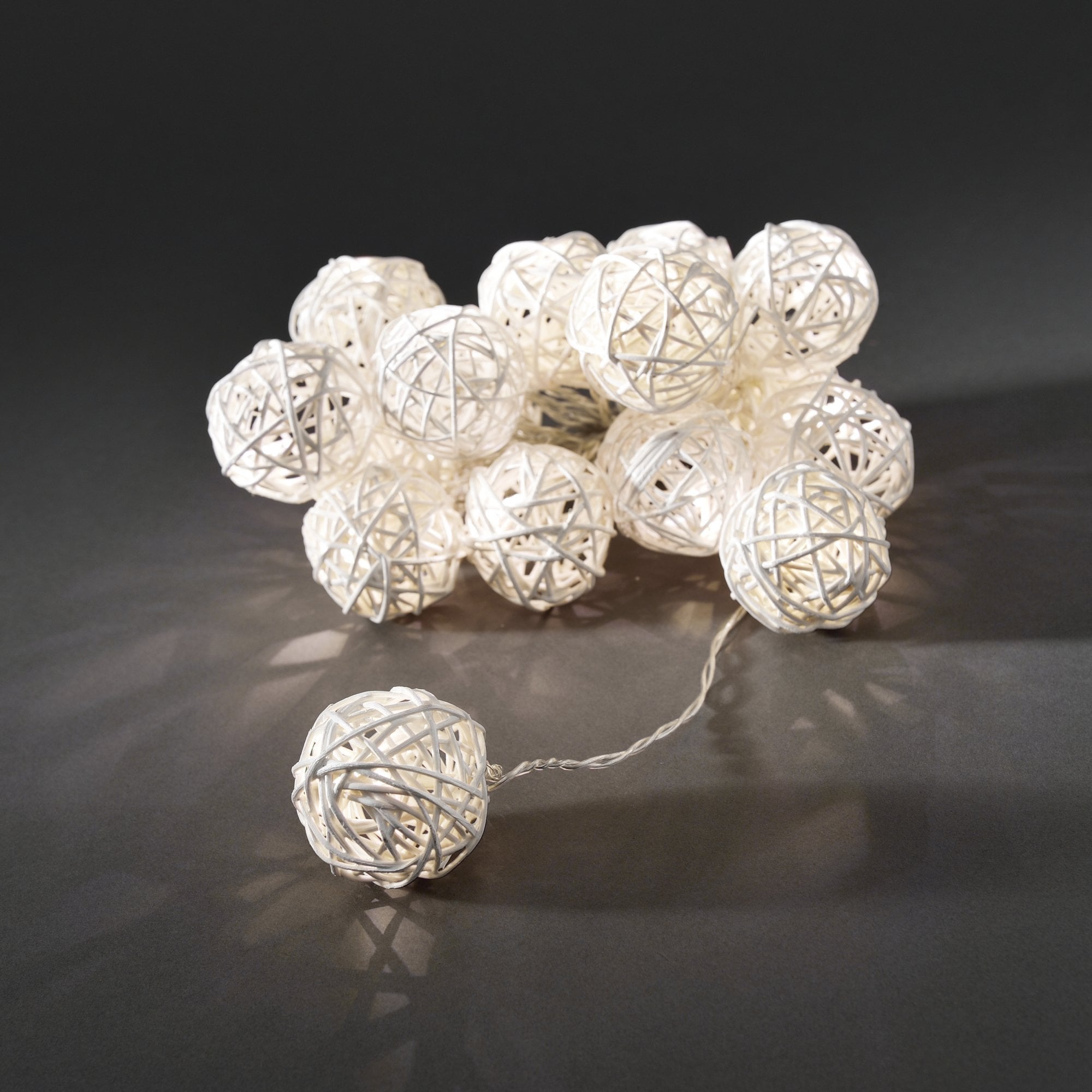 Konstsmide Festoon 3m Decorative Light Set - 16 LED Braided Balls - White
