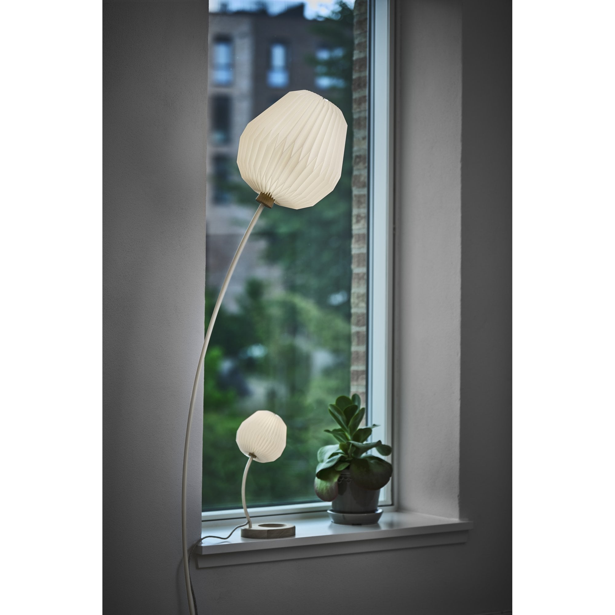 Le Klint 330 Bouquet Table Lamp - Light Oak & White