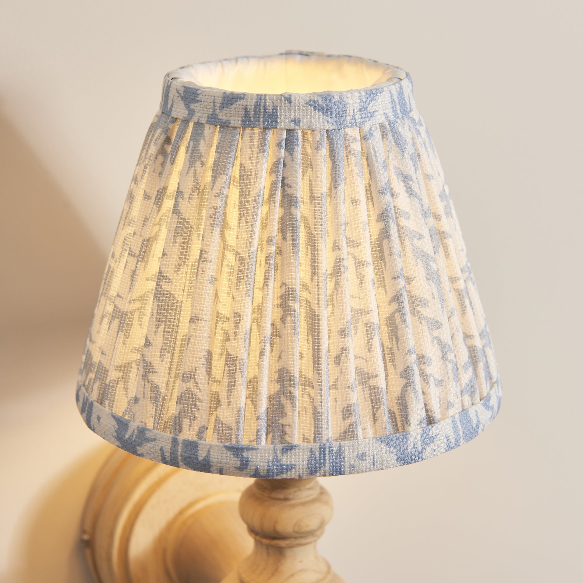 Endon Bibury Wall Light & Leaf 16cm Shell Bay Blue Shade