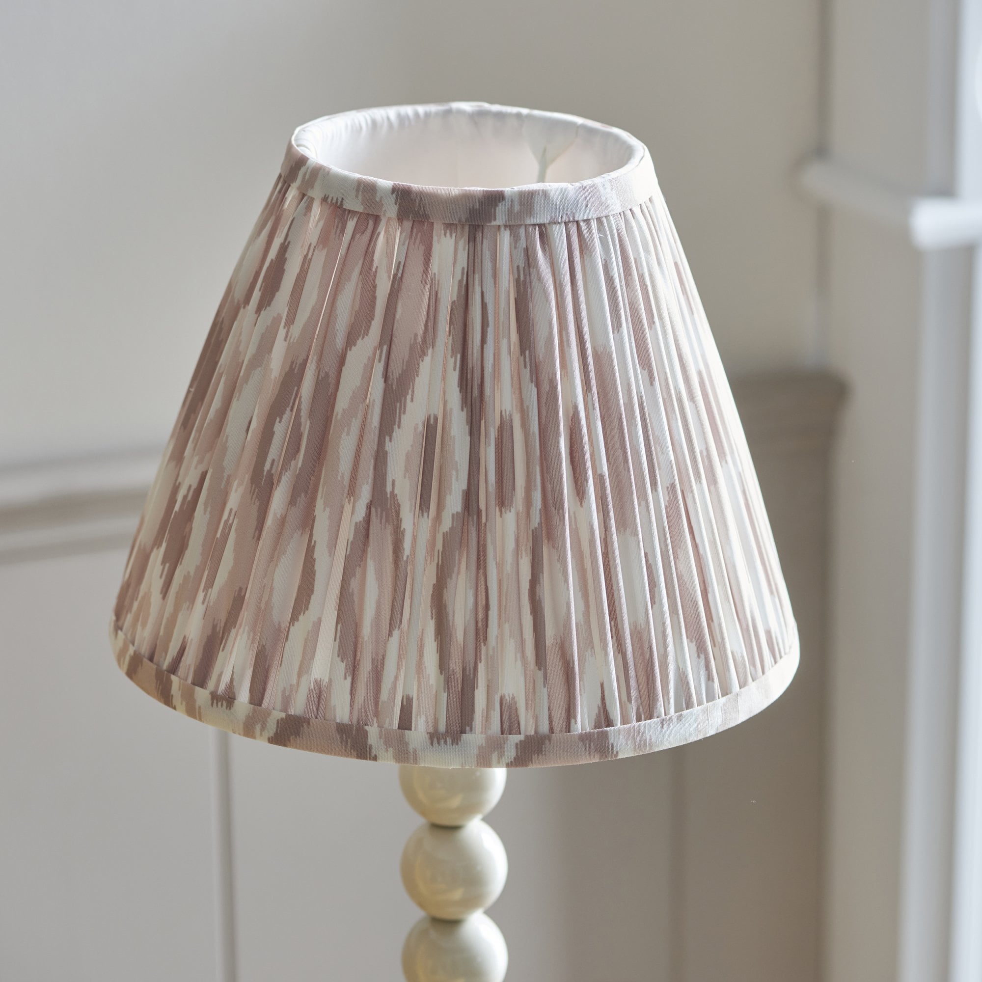 Endon Higgledy Gloss Almond White  Table Lamp & Ikat 25cm Neutral Shade
