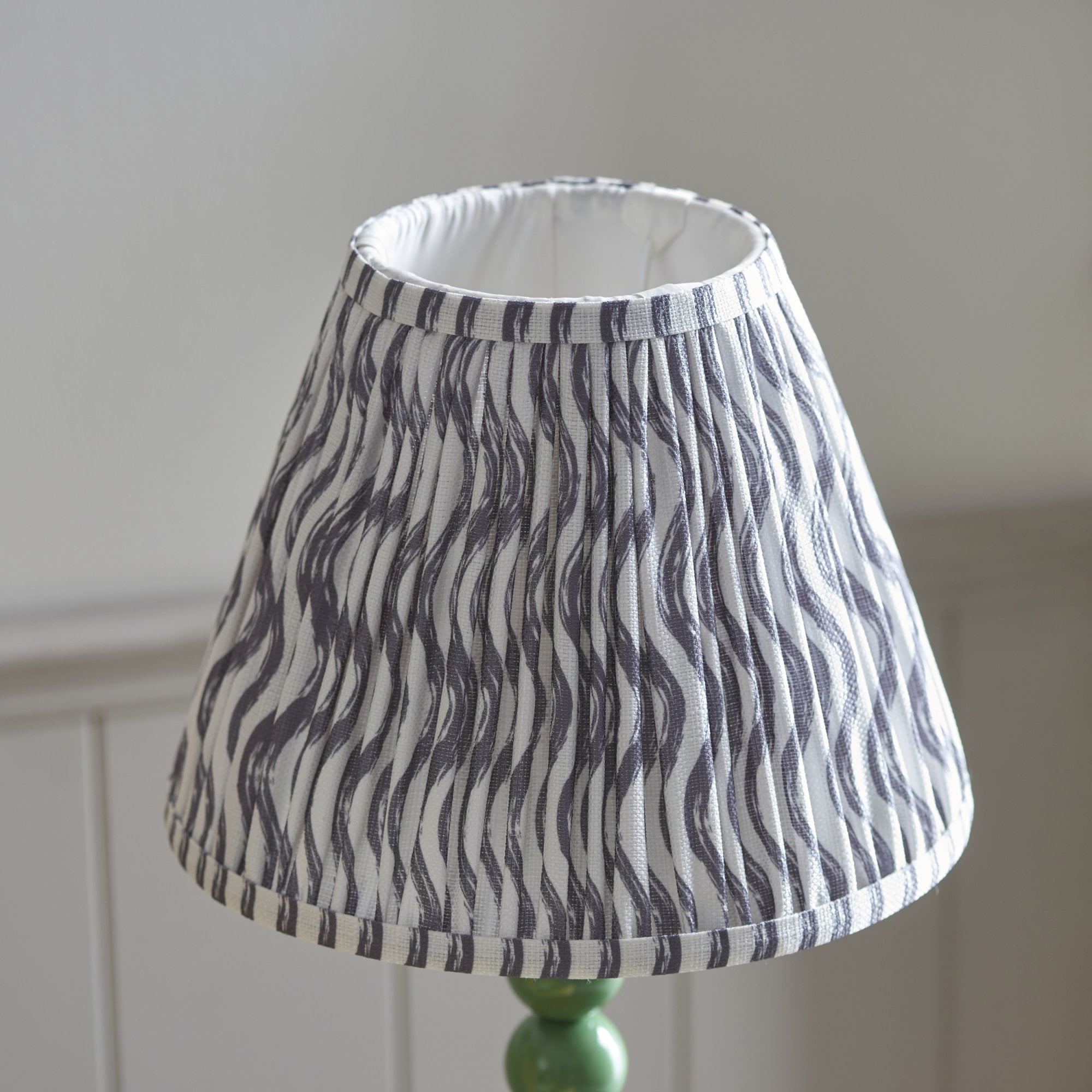 Endon Higgledy Gloss Cotswold Green Table Lamp & Ripple 25cm Pearl Grey Shade