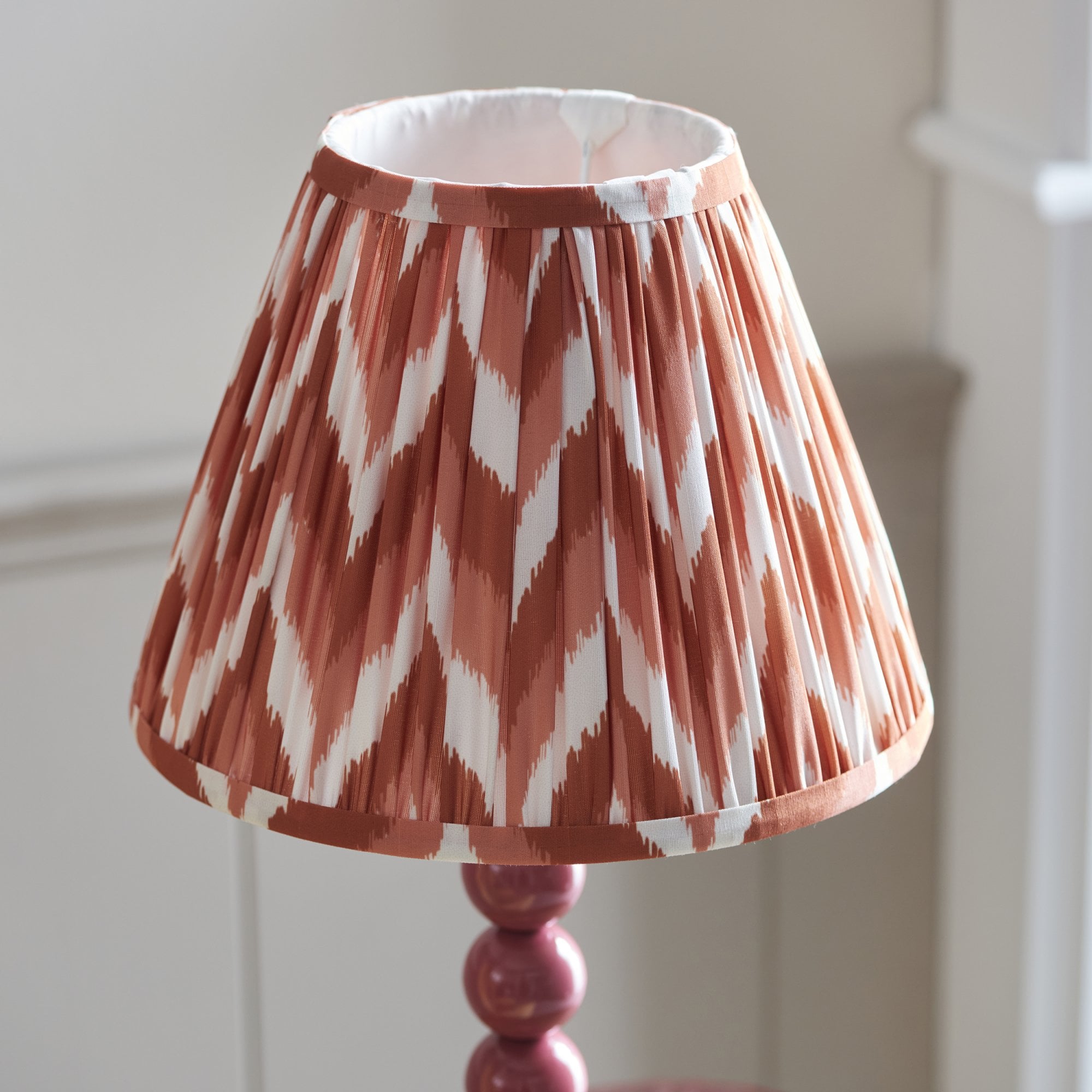 Endon Higgledy Gloss Pink Clay Table Lamp & Zigzag 25cm Apricot Orange Shade