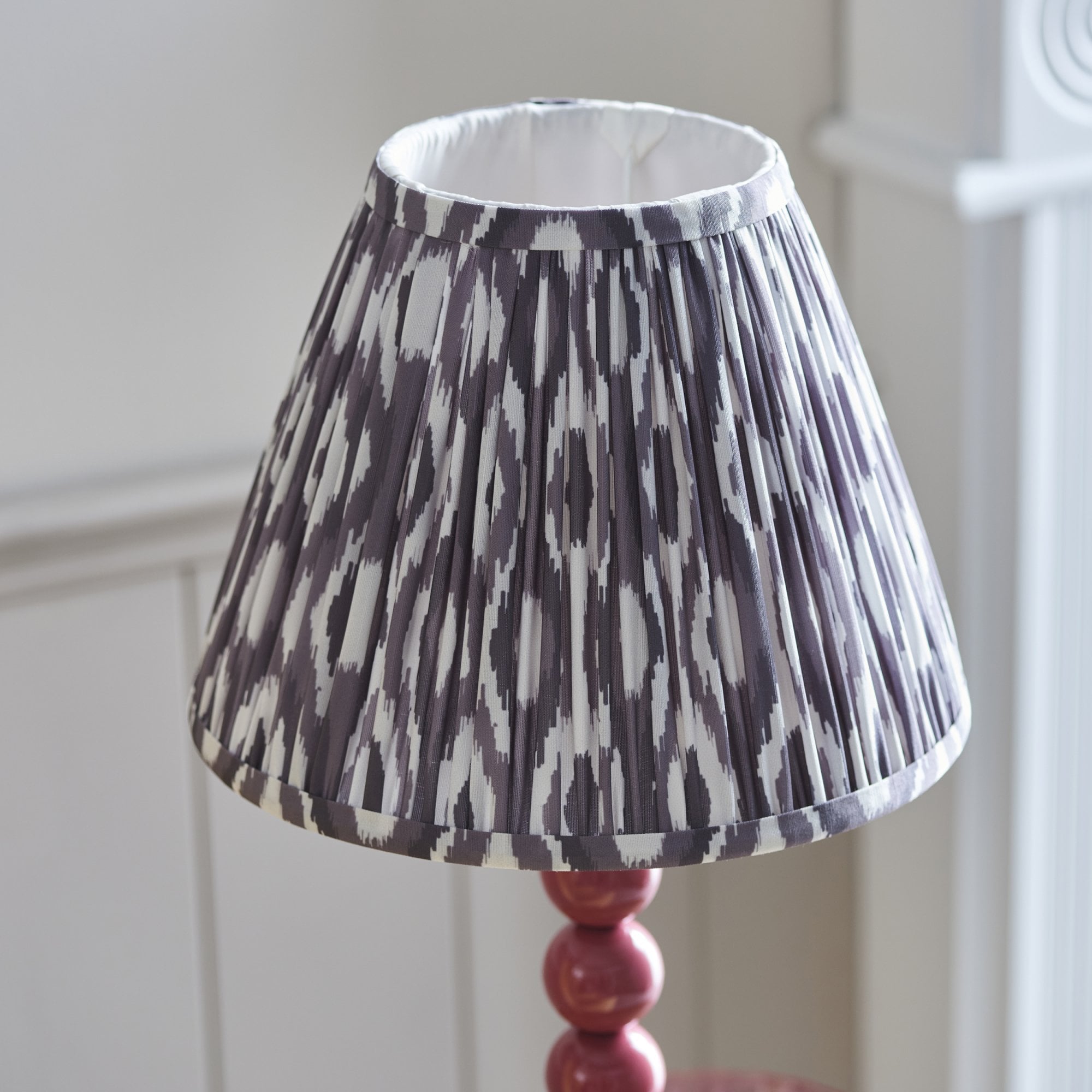 Endon Higgledy Gloss Pink Clay Table Lamp & Ikat 25cm Pearl Grey Shade
