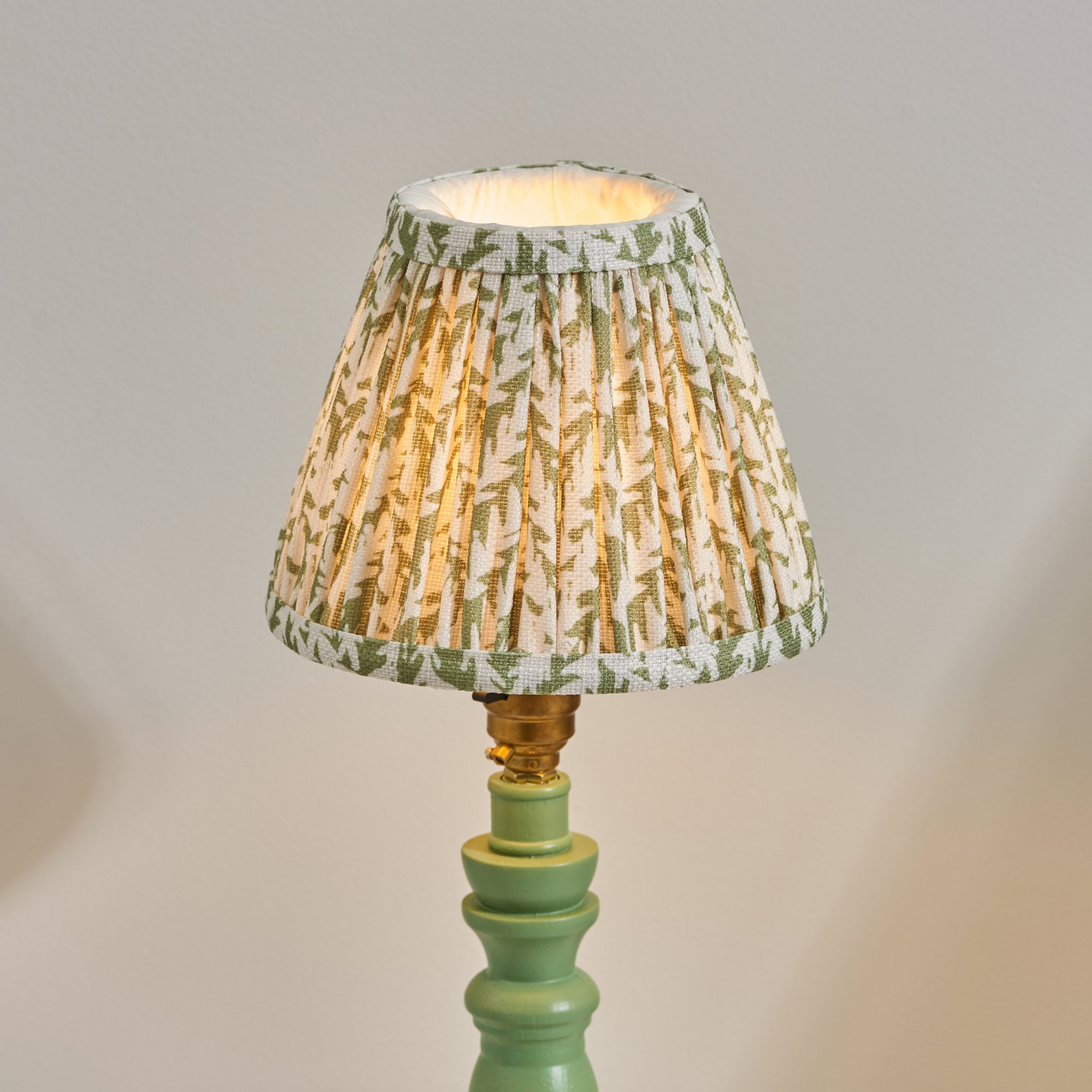 Endon Bibury Satin Cotswold Green Table Lamp & Leaf 16cm Herb Garden Green Shade