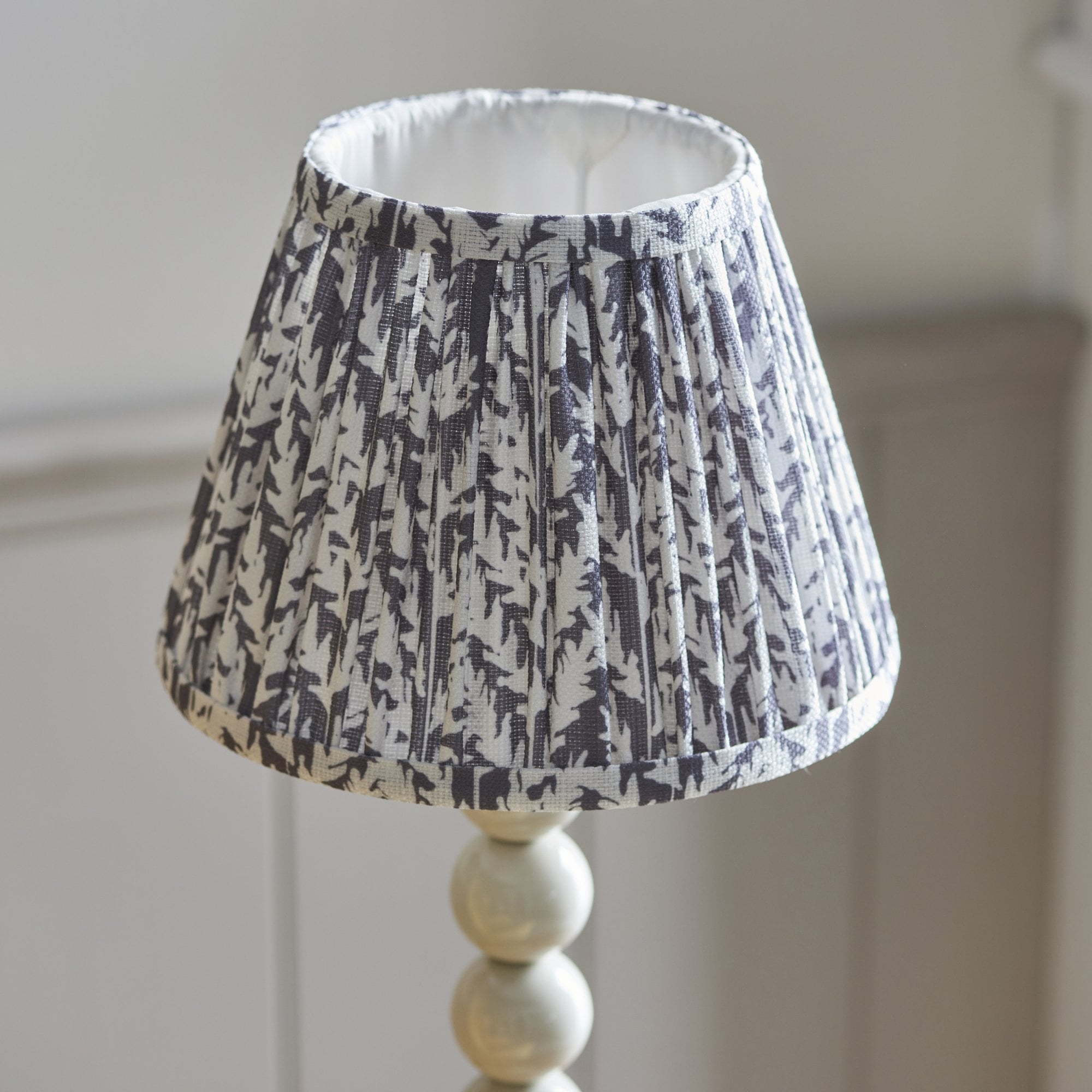 Endon Higgledy Table Gloss Almond White Lamp & Leaf 20cm Pearl Grey Shade