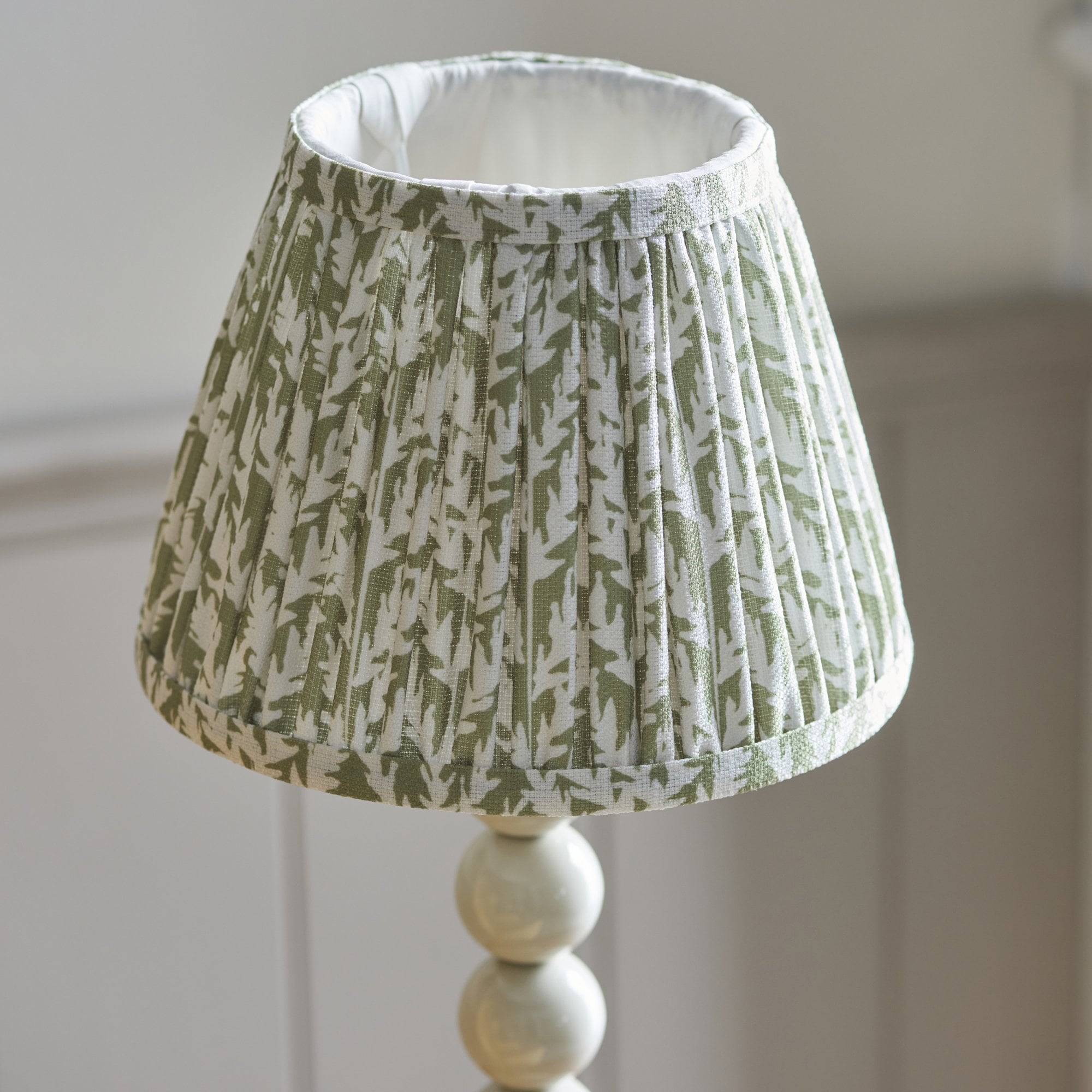 Endon Higgledy Gloss Almond White Table Lamp & Leaf 20cm Herb Garden Green Shade