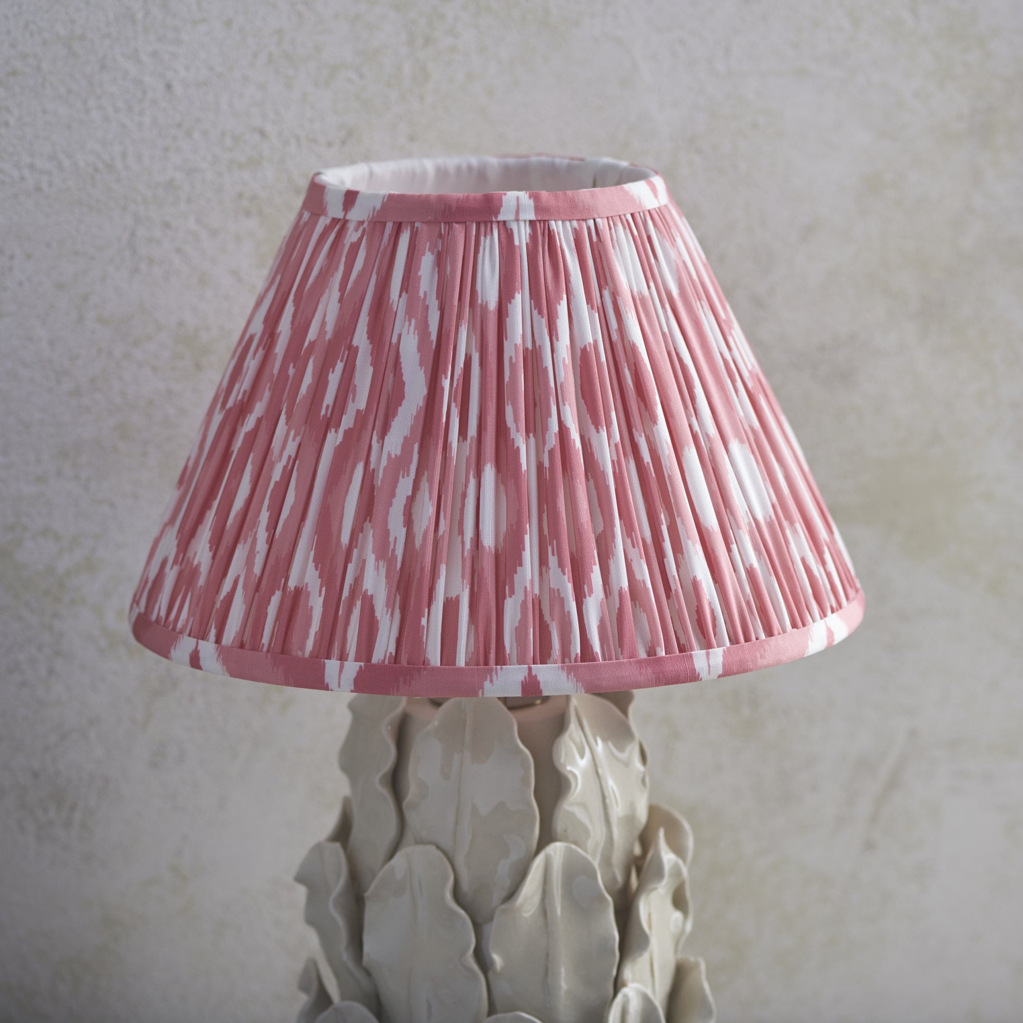 Endon Layered Decorative Leaf Ivory Crackle Glaze Ceramic Table Lamp & Ikat 30cm Coral Pink Shade