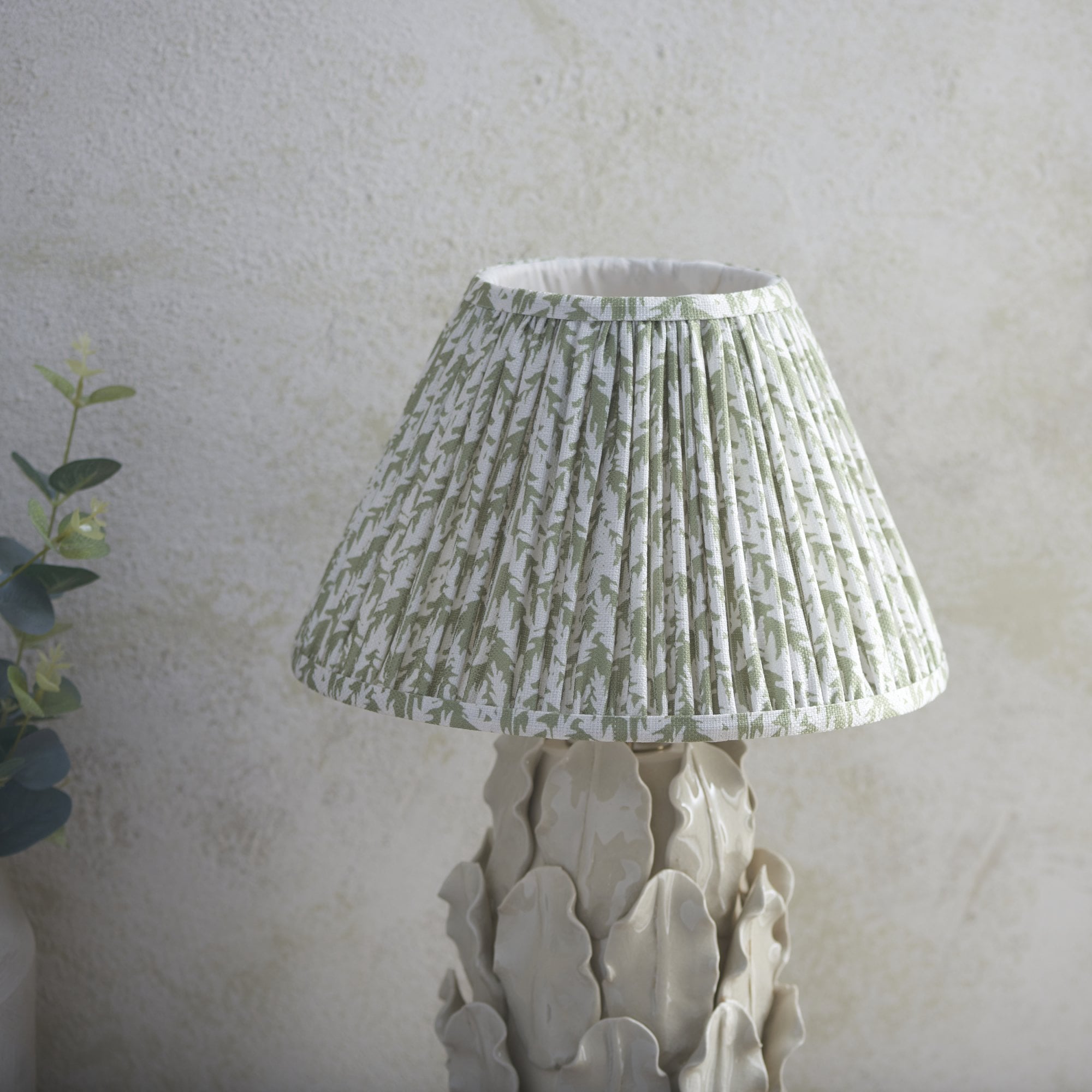 Endon Layered Decorative Leaf Ivory Crackle Glaze Ceramic Table Lamp & Leaf 30cm Herb Garden Green Shade
