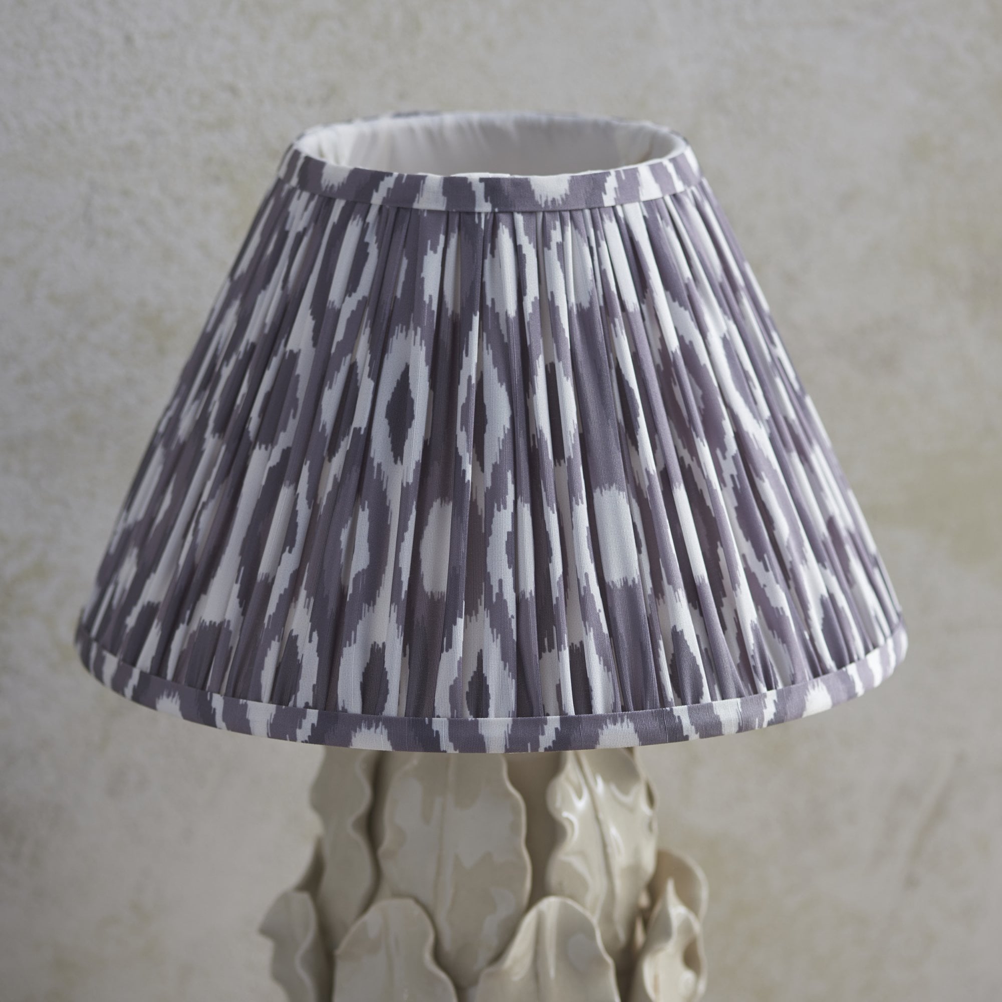 Endon Layered Decorative Leaf Ivory Crackle Glaze Ceramic Table Lamp & Ikat 30cm Pearl Grey Shade