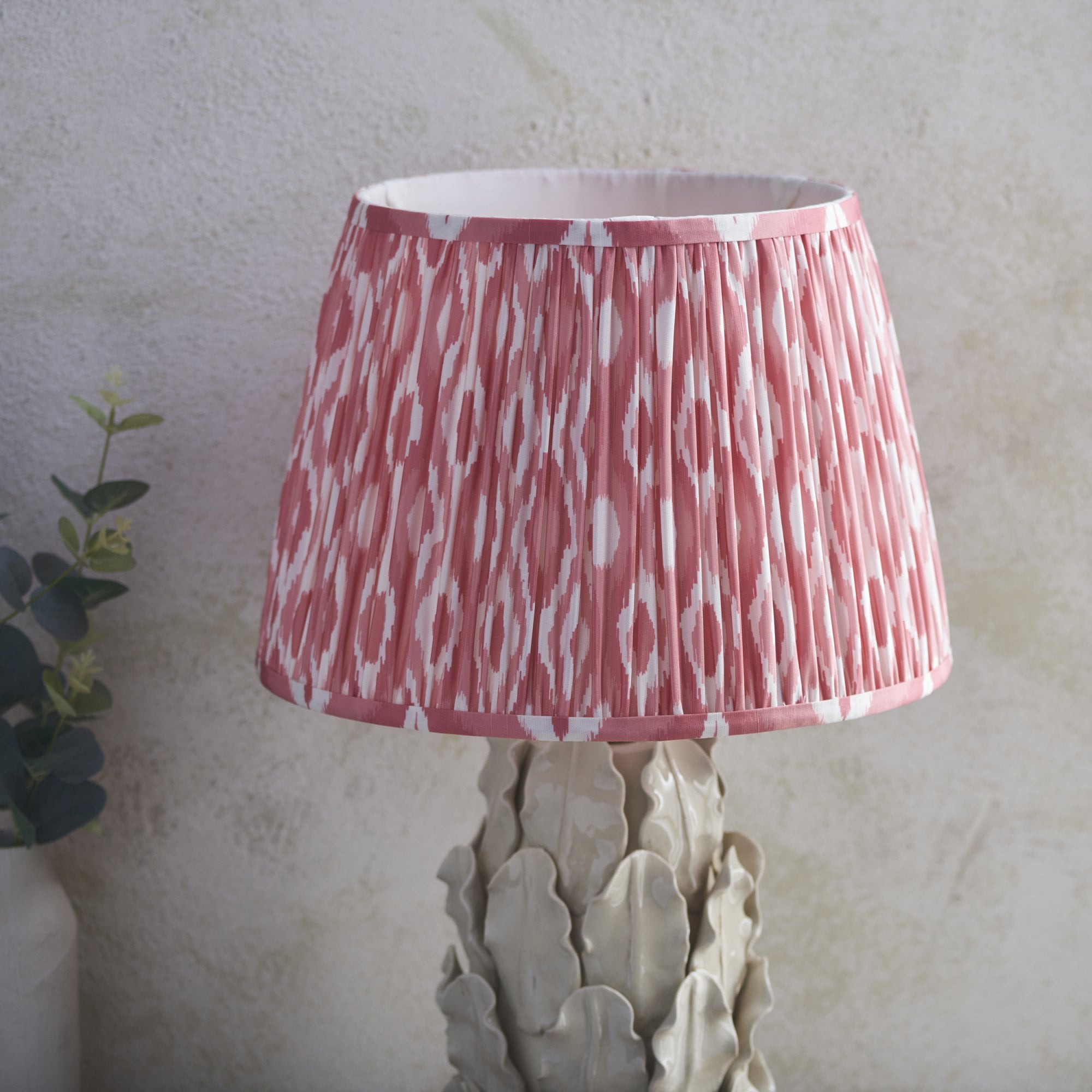 Endon Layered Decorative Leaf Ivory Crackle Glaze Ceramic Table Lamp & Ikat 35cm Coral Pink Shade