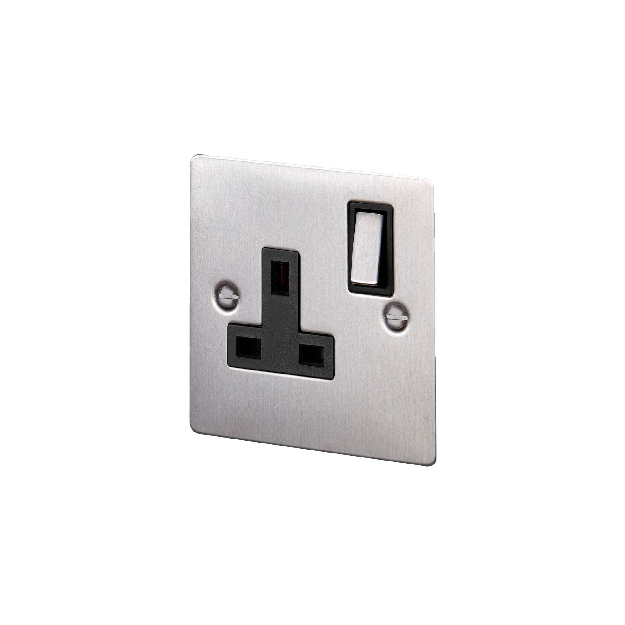 Buster + Punch 1G UK Plug Socket