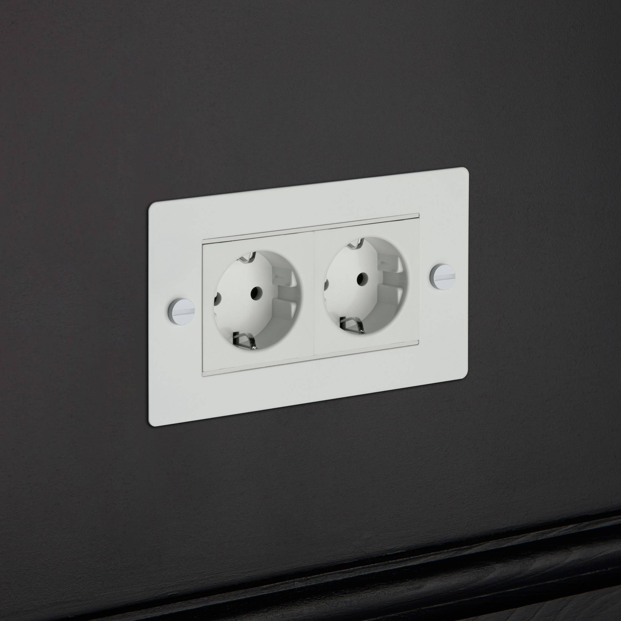 Buster + Punch 2G Euro Socket