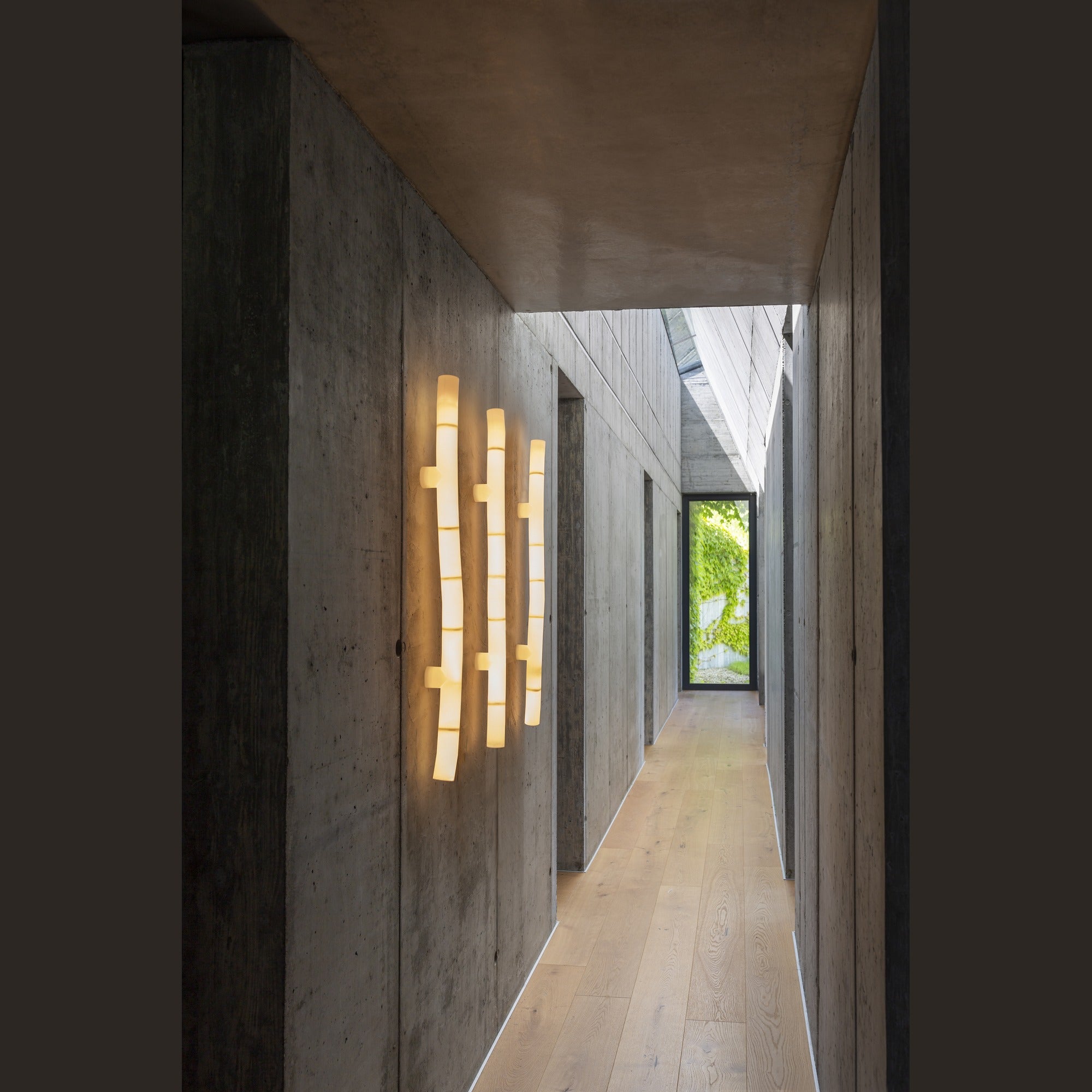 TOOY Tratti 15W Vertical Ceiling or Wall Light
