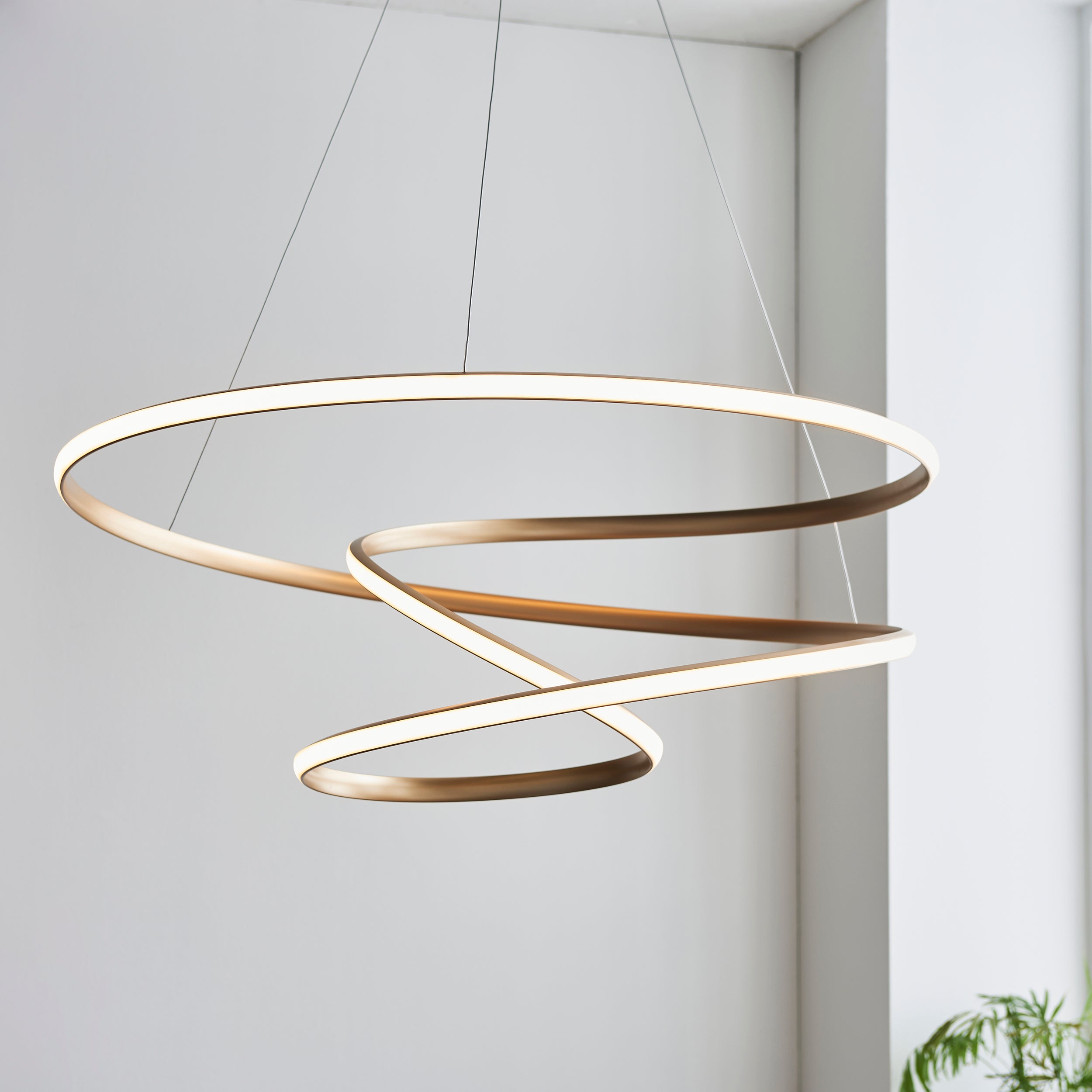 Utopia Ribbon Hoop Pendant - Gold - Large