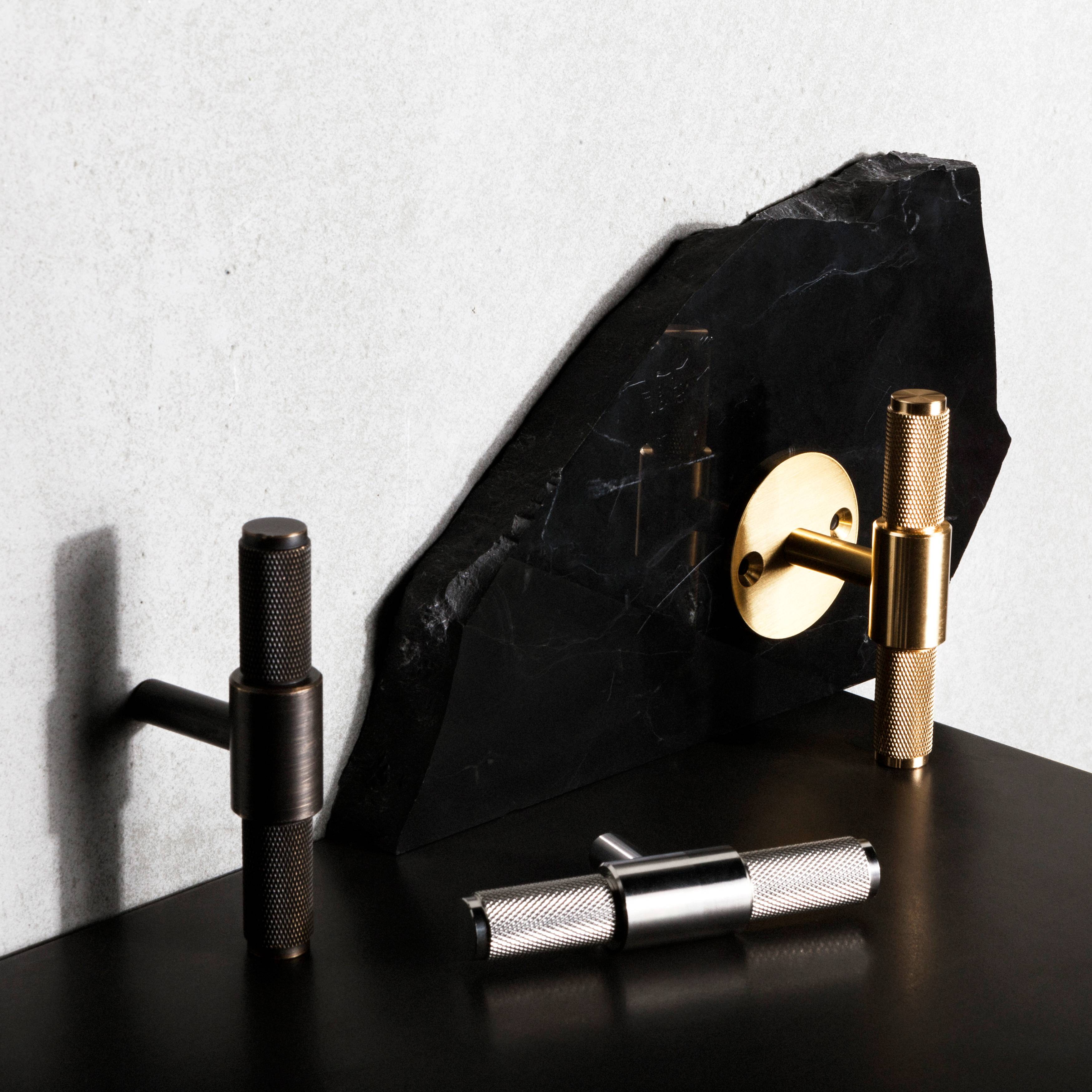 Buster + Punch T-Bar - Cross Knurl