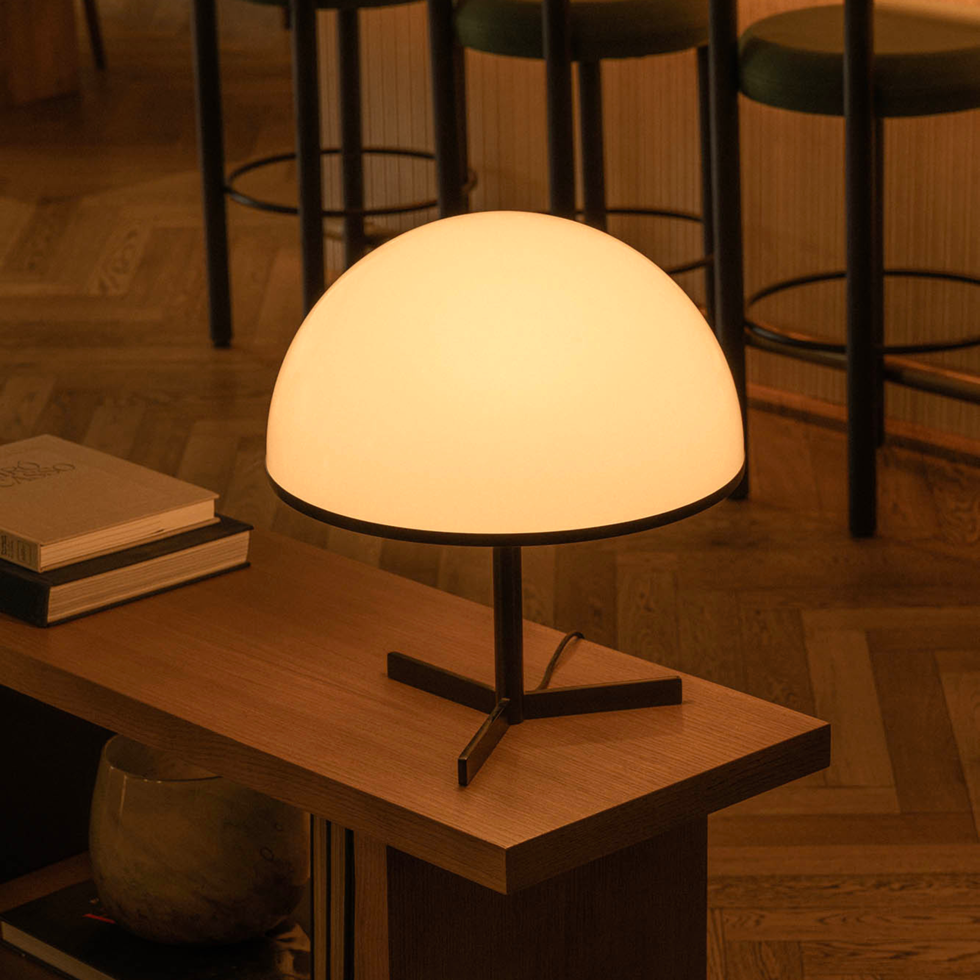Faro DOME Medium Table Lamp - Satin Black & Gloss White