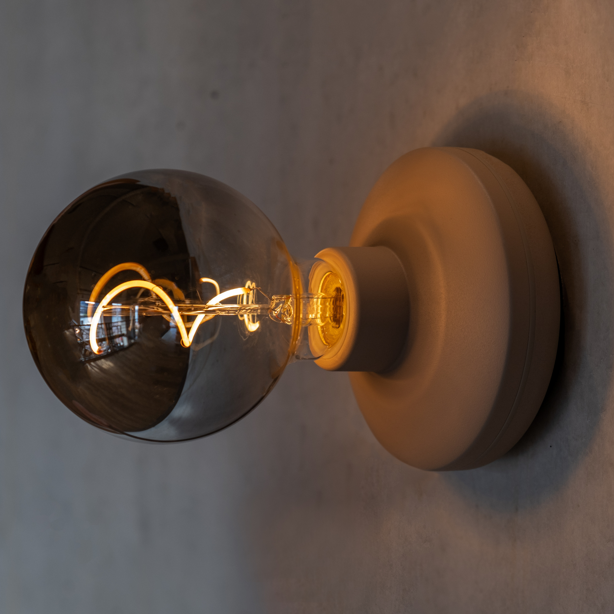 Humble Bee Wall Light - Beige & Smoked Bulb