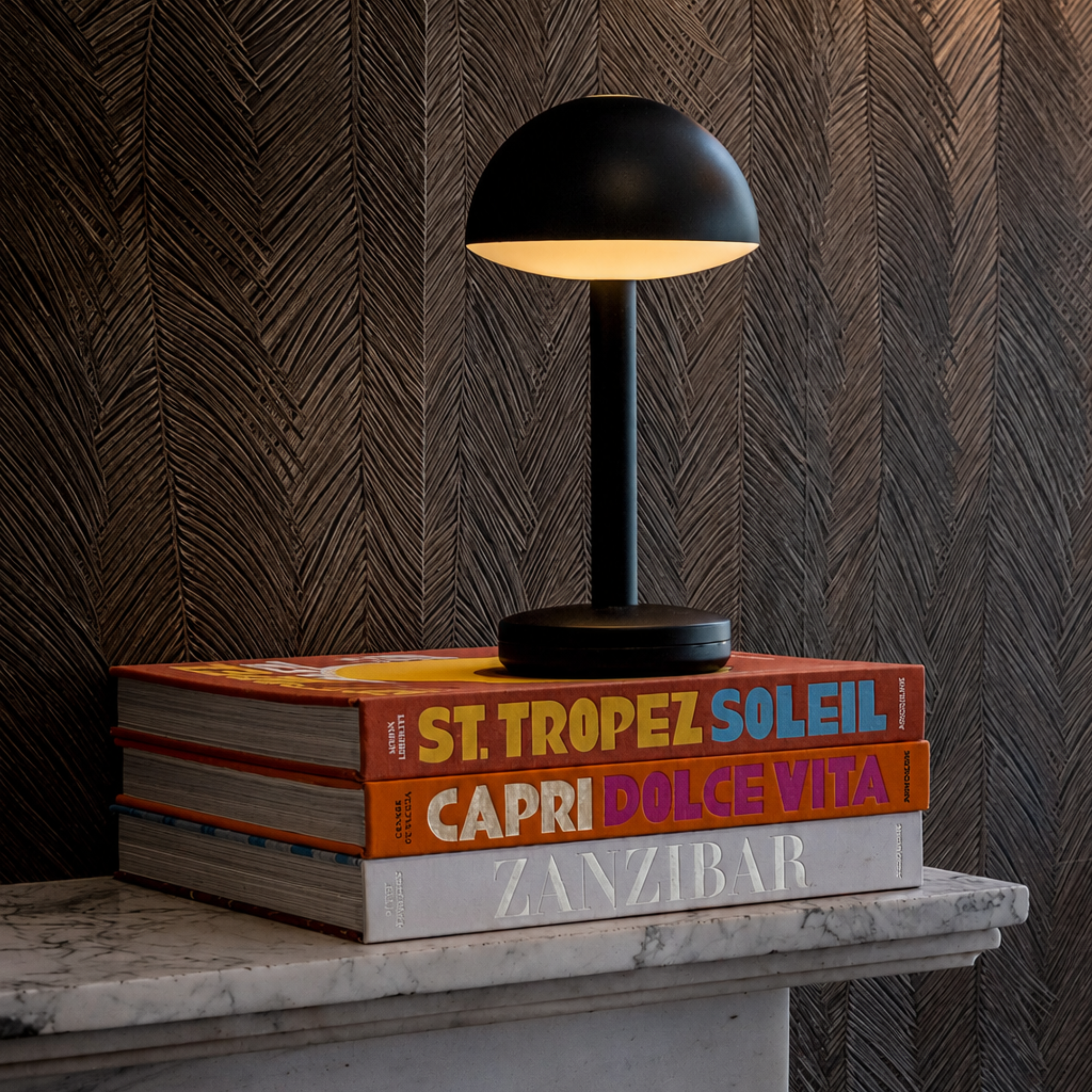 Humble Bug Table Light - Black