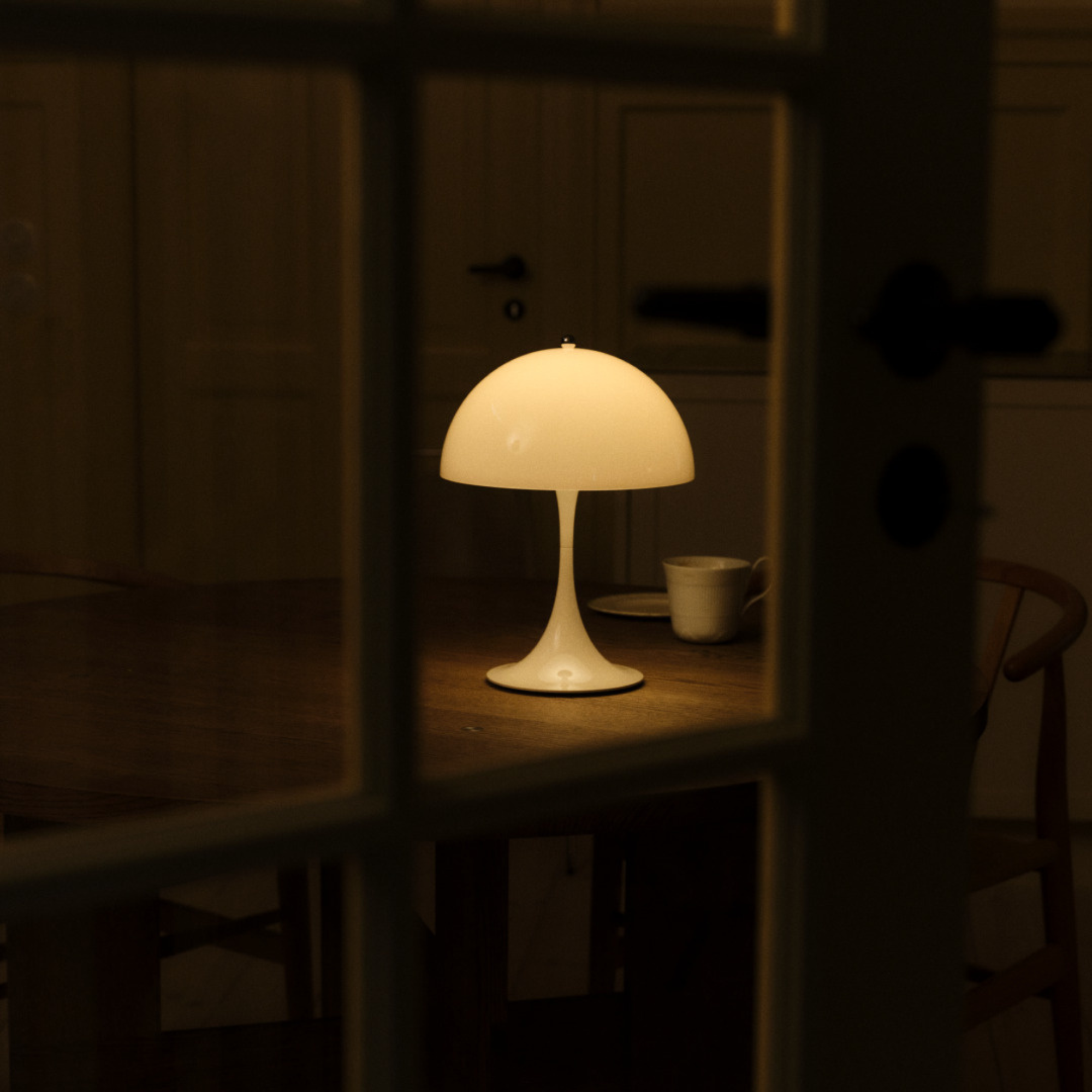 Louis Poulsen Panthella 250 Portable Table Lamp - Opal Finishes