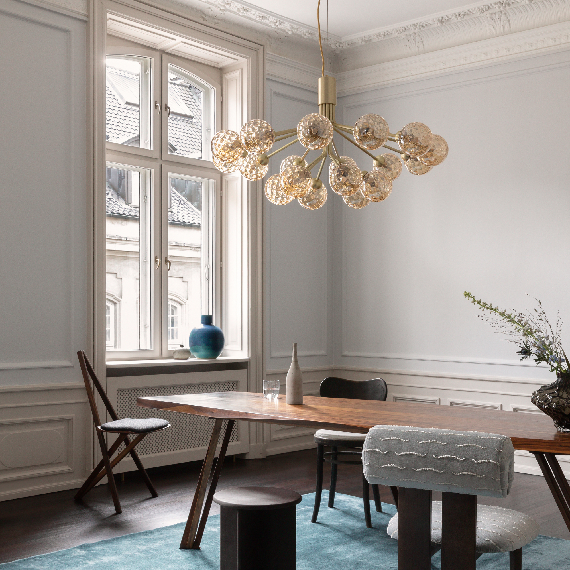 Nuura Apiales 18 Light Chandelier - Brushed Brass & Optic Gold Glass