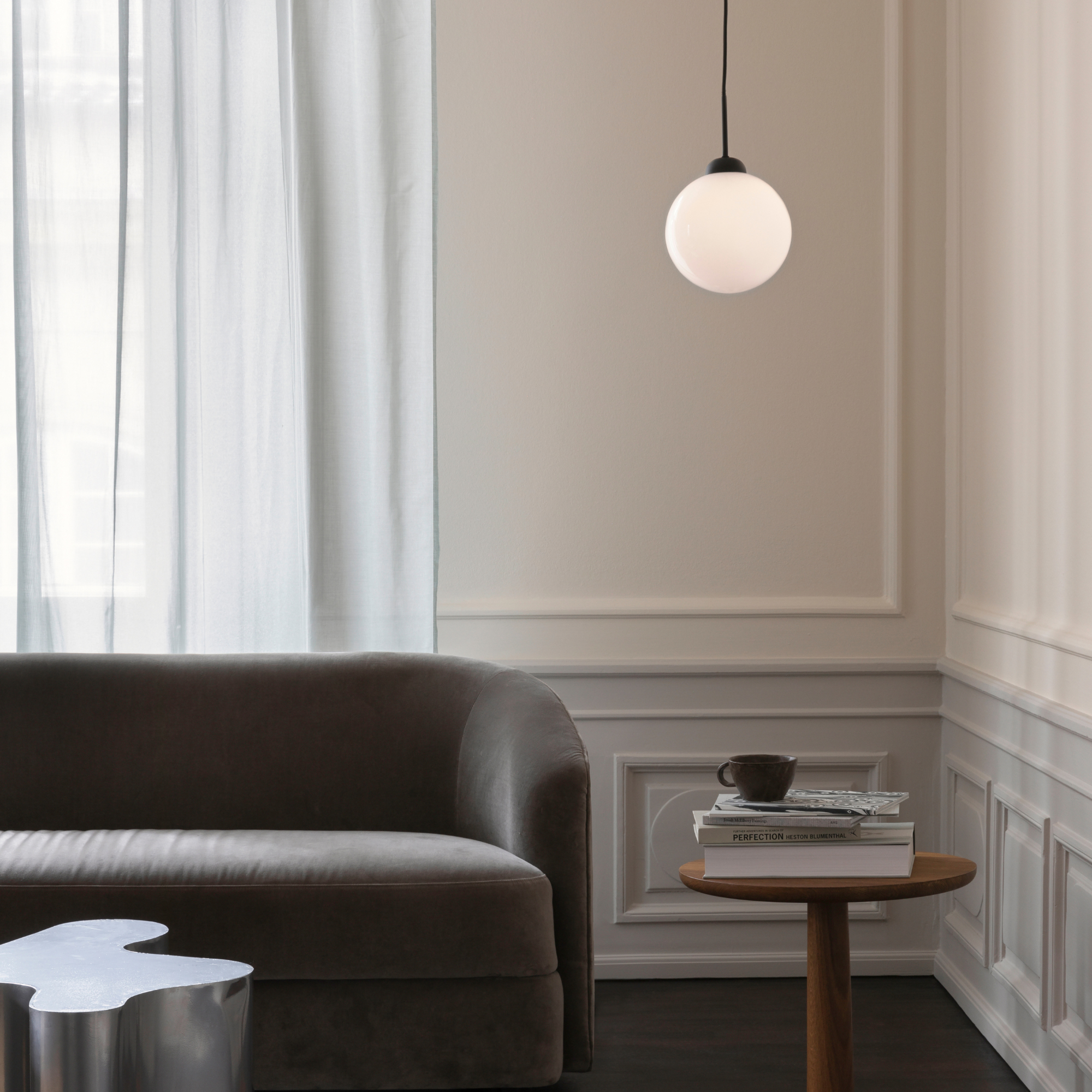 Nuura Apiales 1 Large Light Pendant - Satin Black & Opal Glass