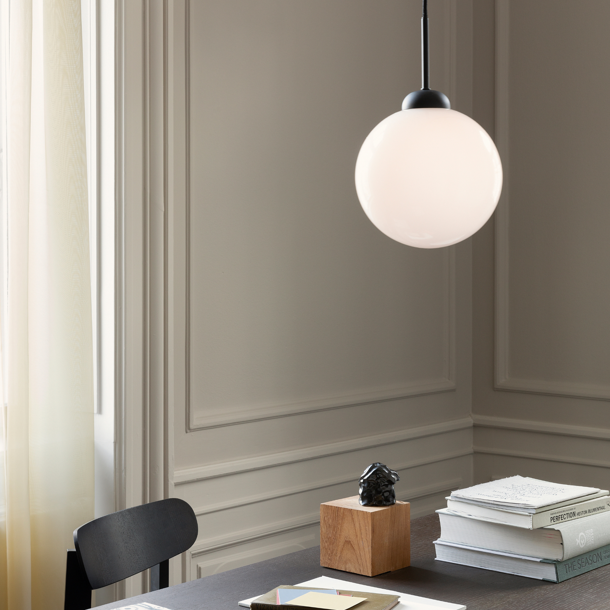 Nuura Apiales 1 Large Light Pendant - Satin Black & Opal Glass