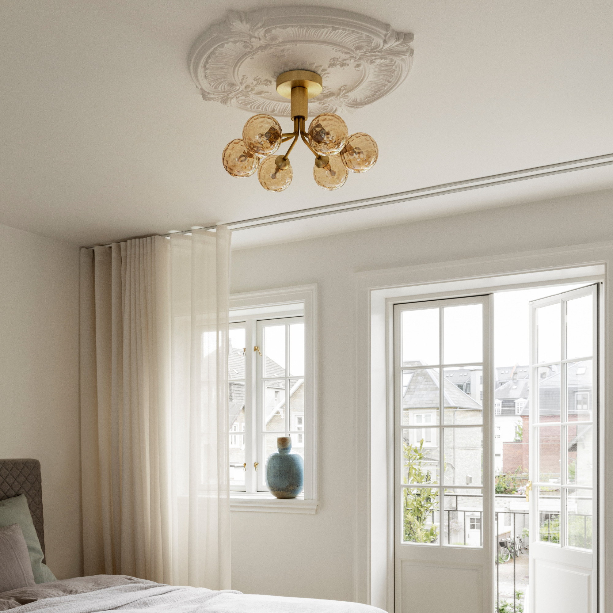 Nuura Apiales 6 Light Chandelier - Brushed Brass & Optic Gold Glass