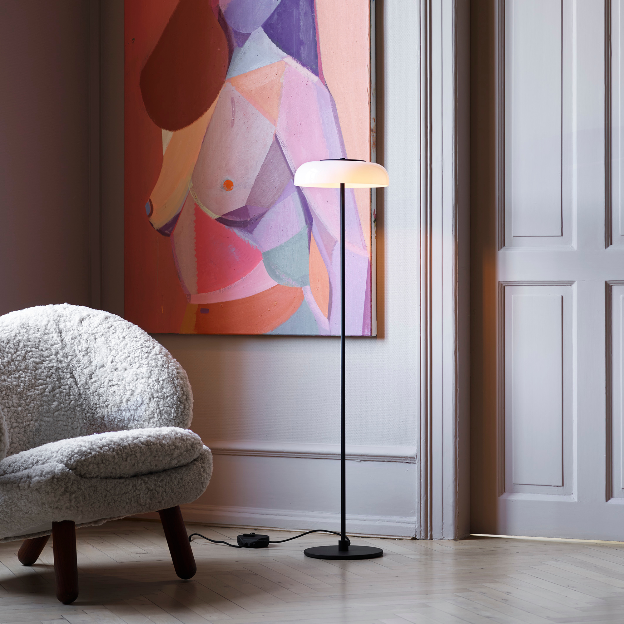 Nuura Blossi Floor Lamp - Black & Opal Glass