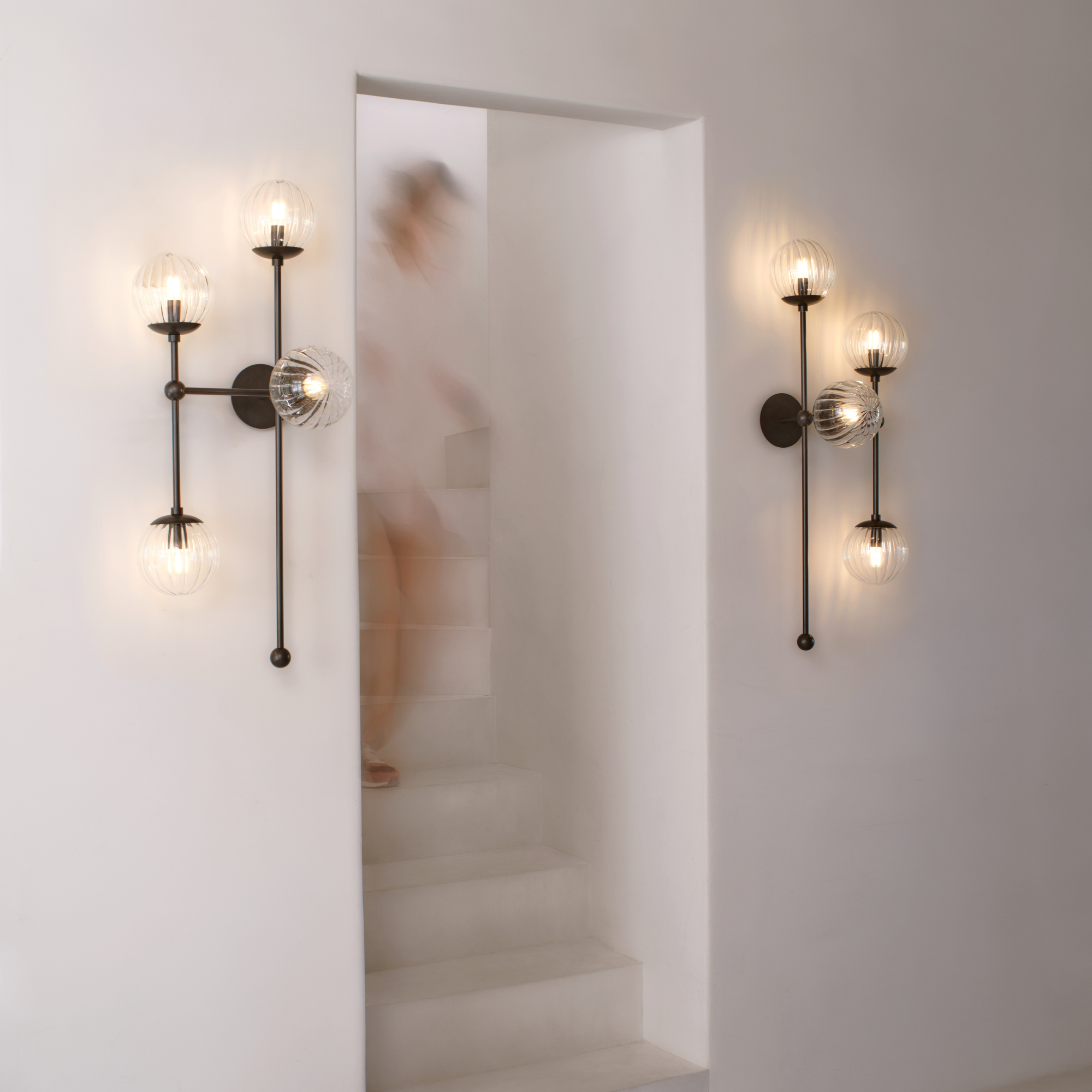 Schwung Armstrong 4 R 4 Light Wall Sconce Light - Dries Ribbon Glass