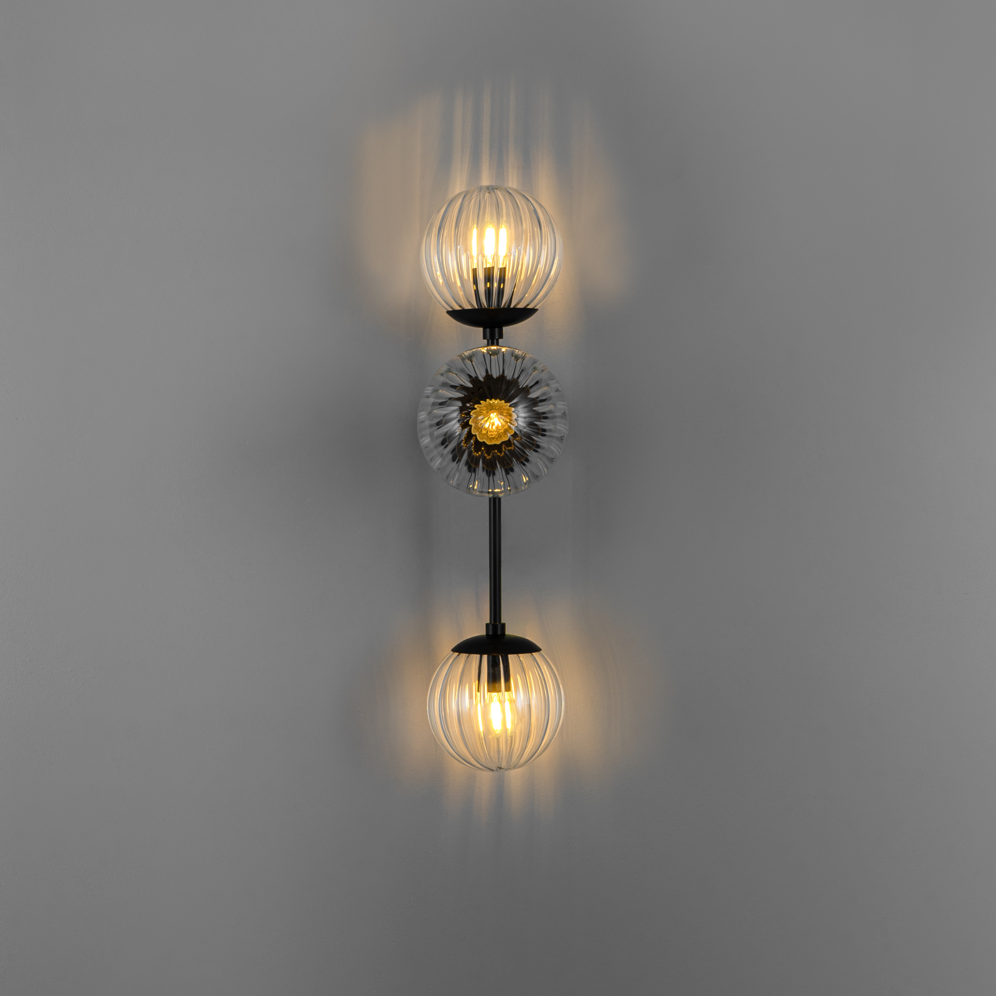 Schwung Armstrong Triple Wall Sconce Light - Dries Ribbon Glass