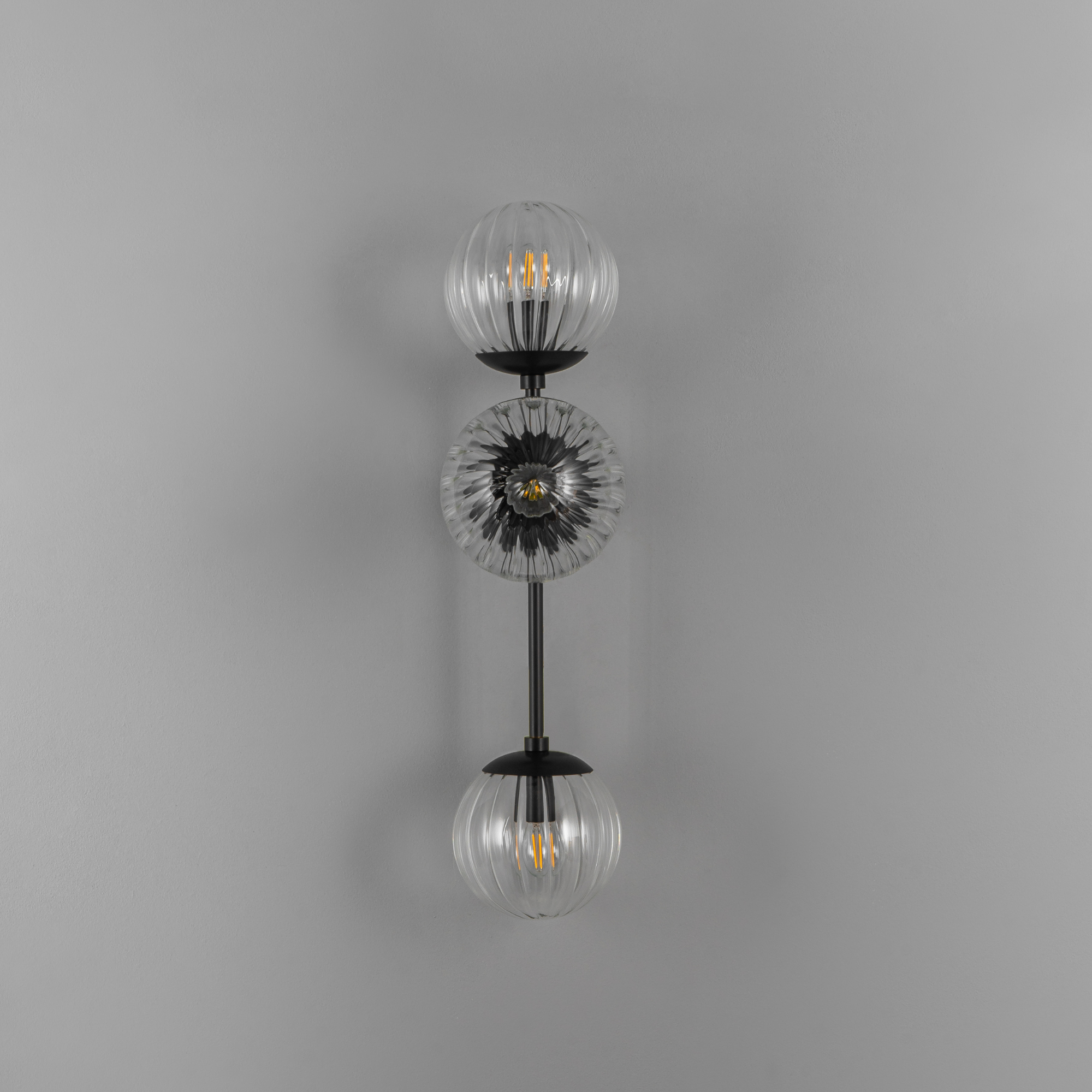 Schwung Armstrong Triple Wall Sconce Light - Dries Ribbon Glass