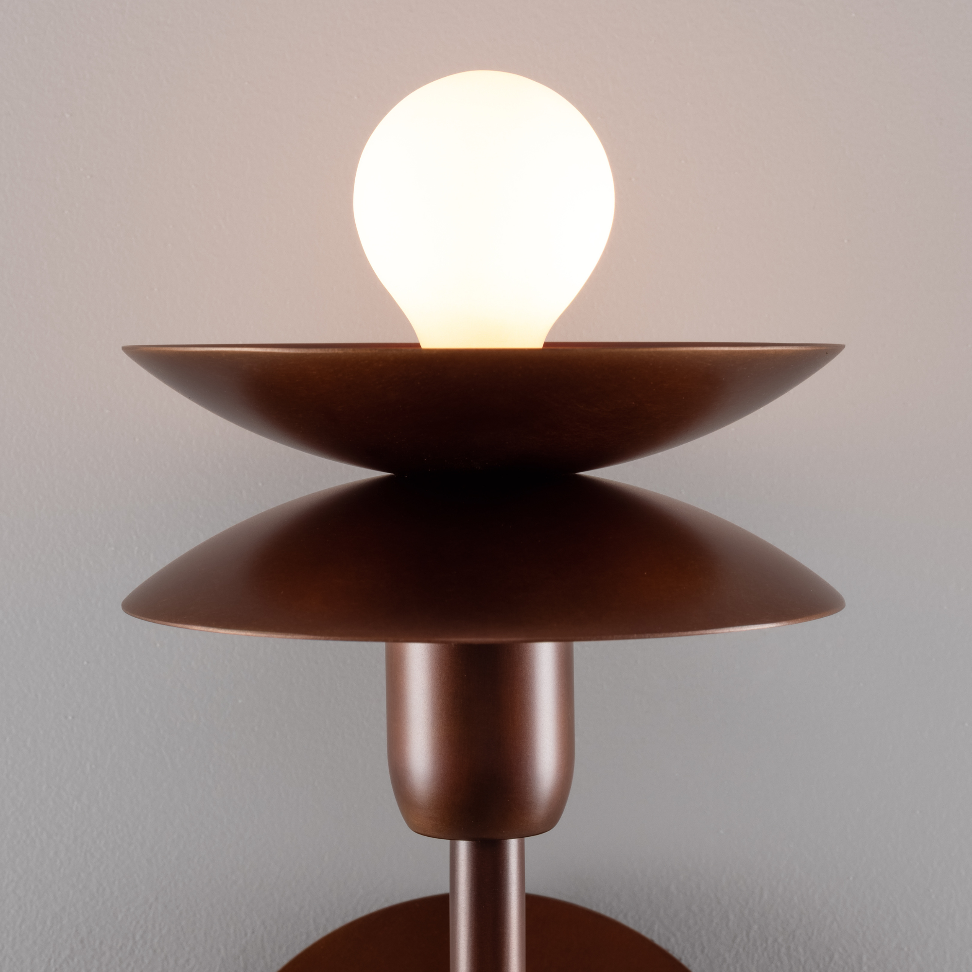 Schwung Babylon Single Wall Sconce Light