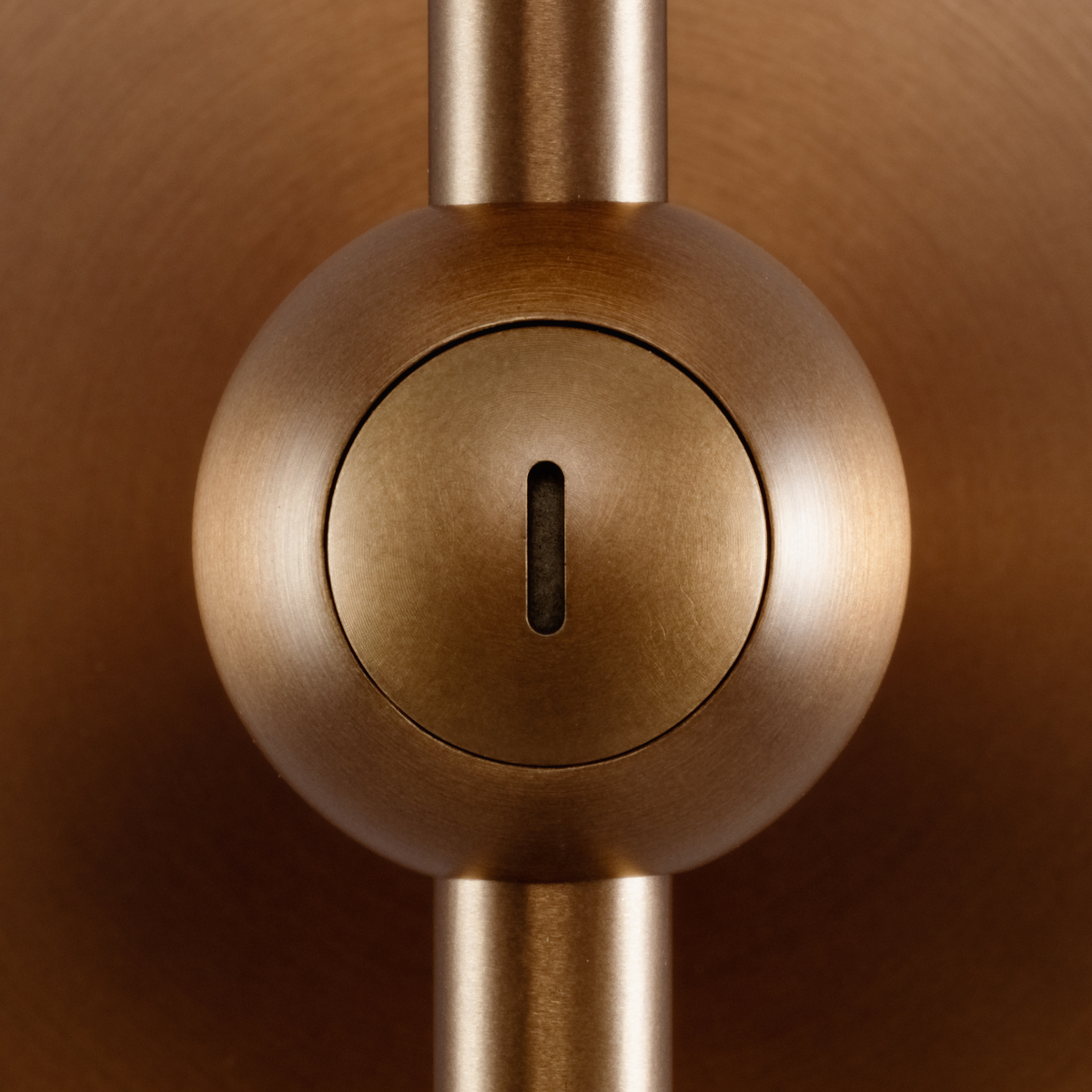Schwung Babylon Single Wall Sconce Light