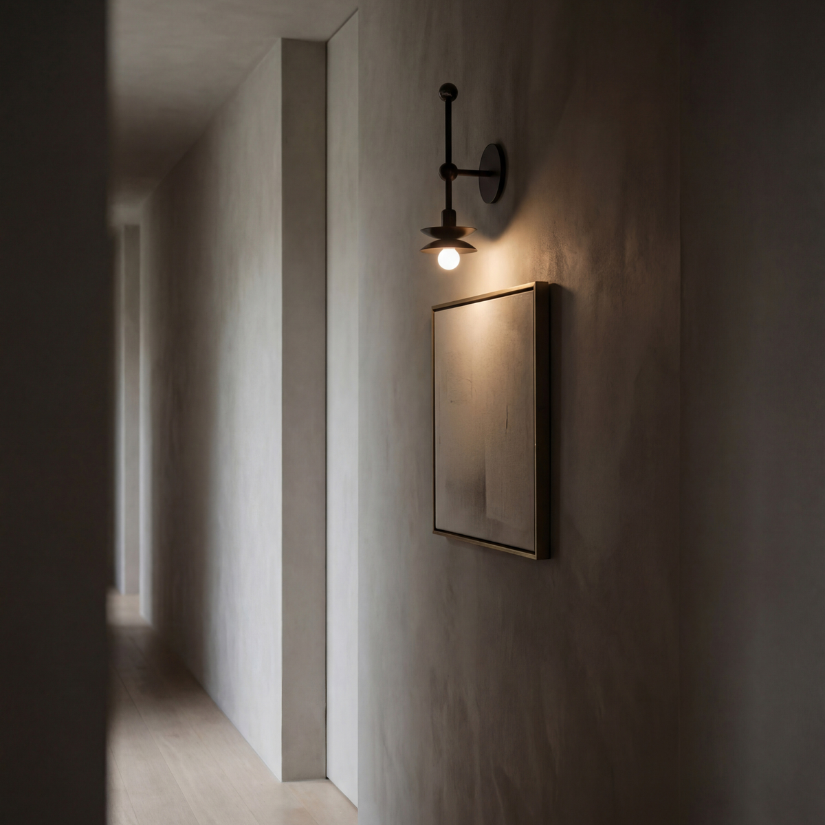 Schwung Babylon Single Wall Sconce Light