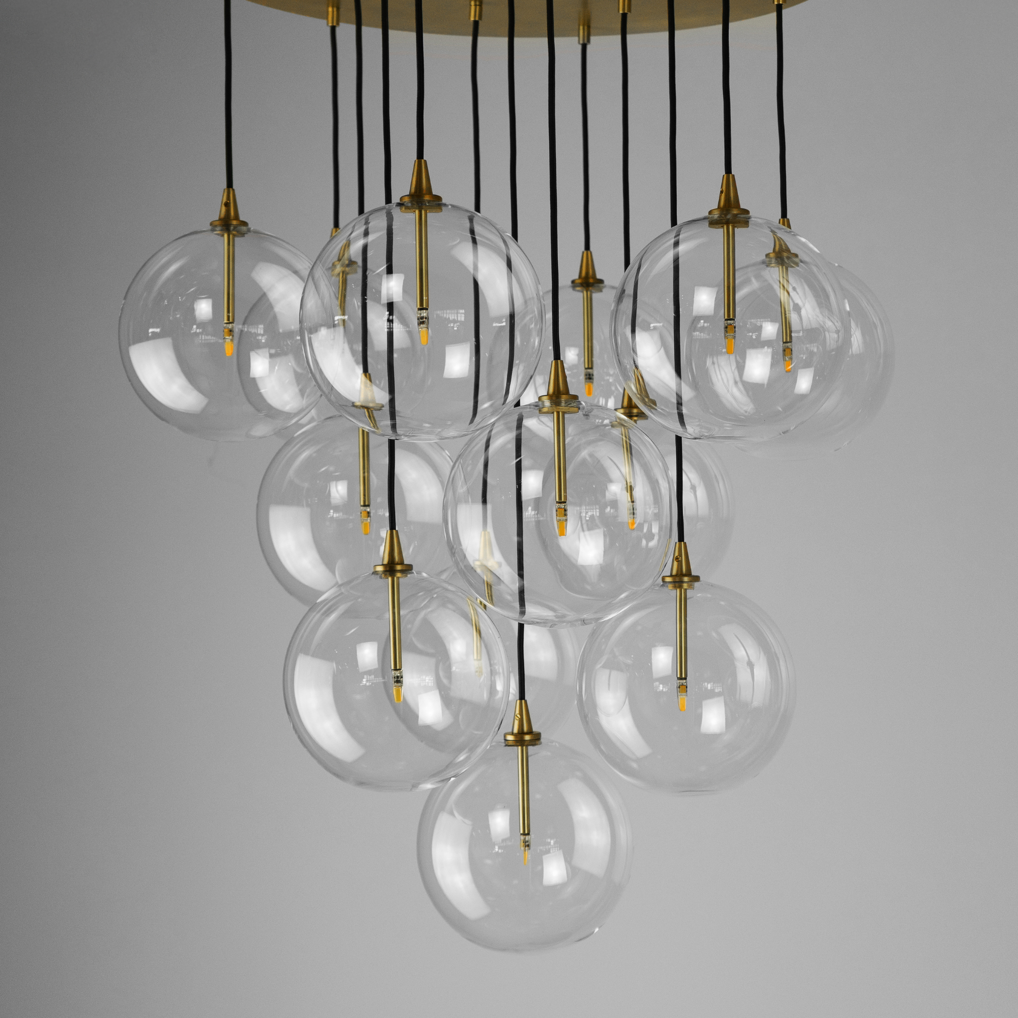 Schwung Cluster 13 Light Chandelier - Transparent Glass