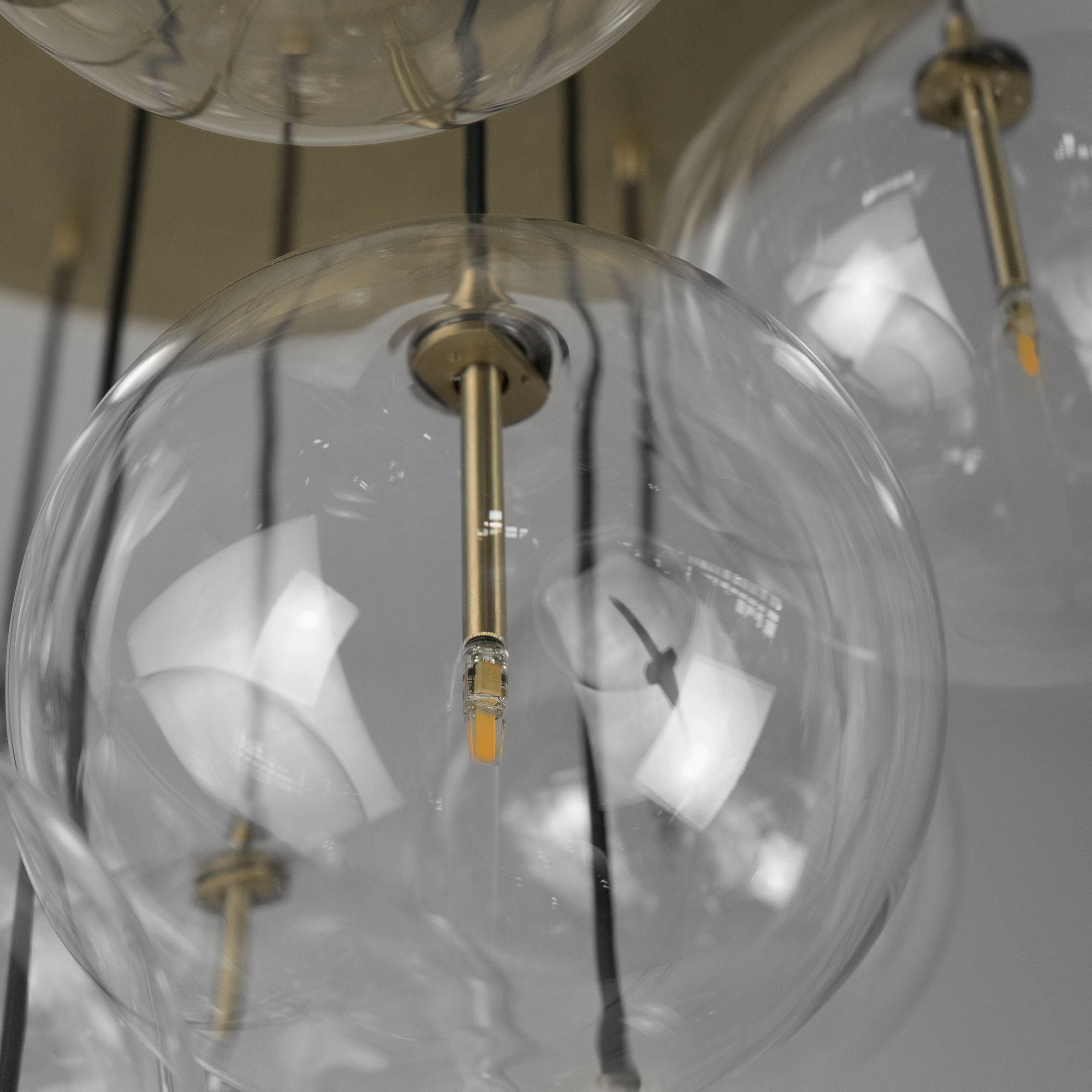 Schwung Cluster 13 Light Chandelier - Transparent Glass