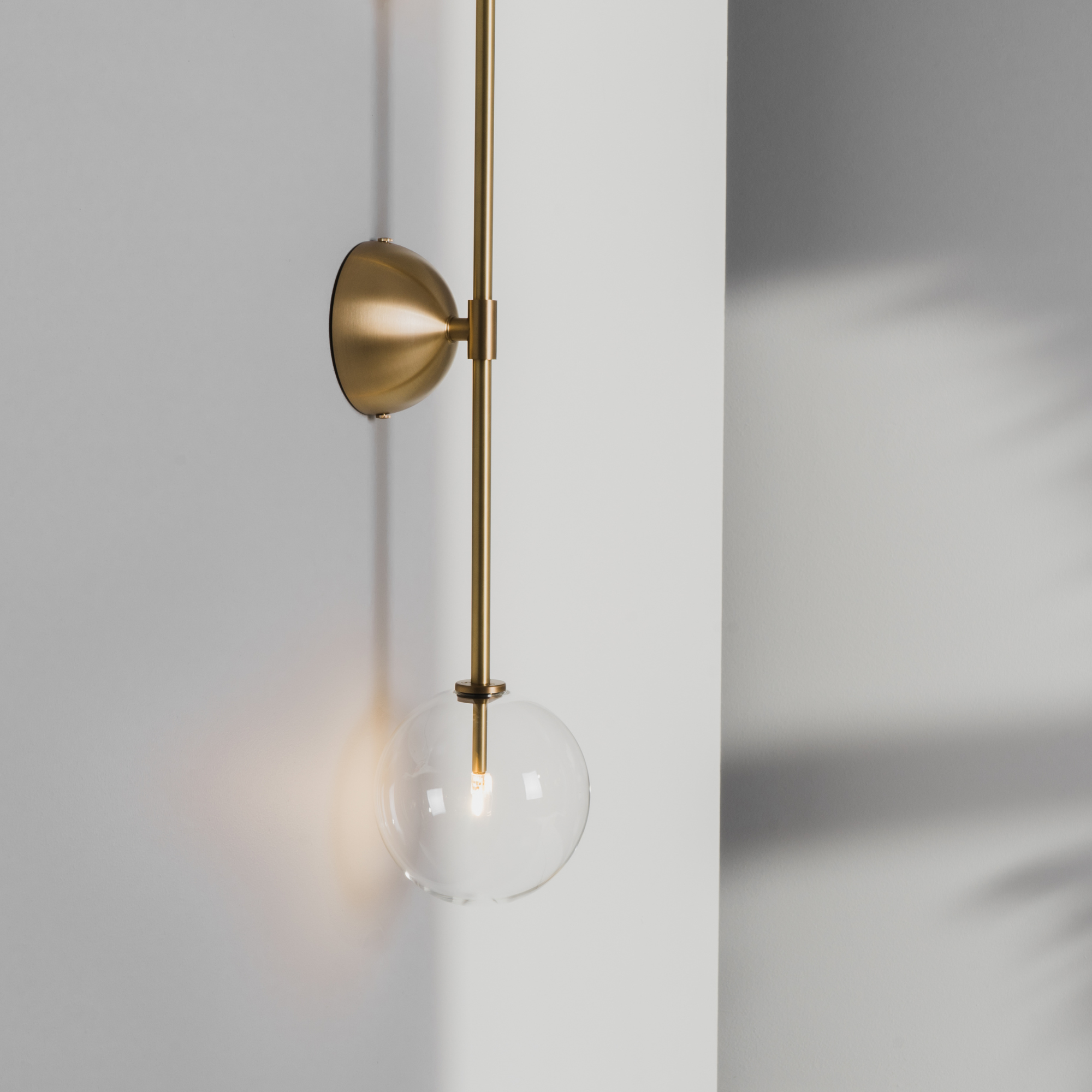 Schwung Miron Dual Wall Sconce Light - Transparent Glass