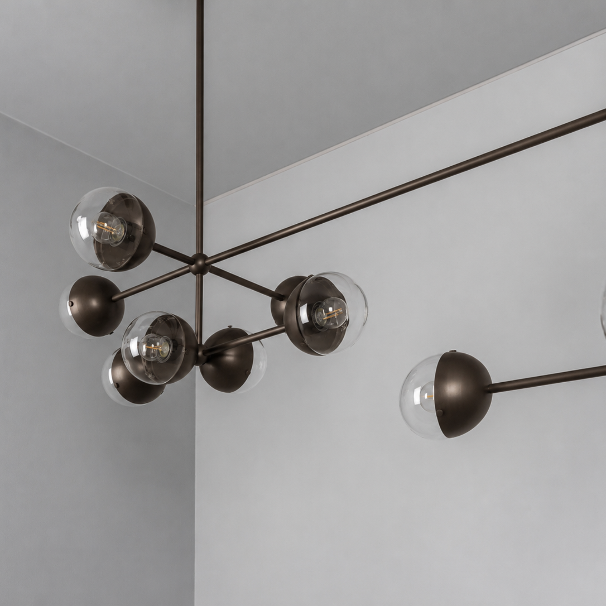 Schwung Molecule Linear 14 Light Chandelier - Transparent Glass