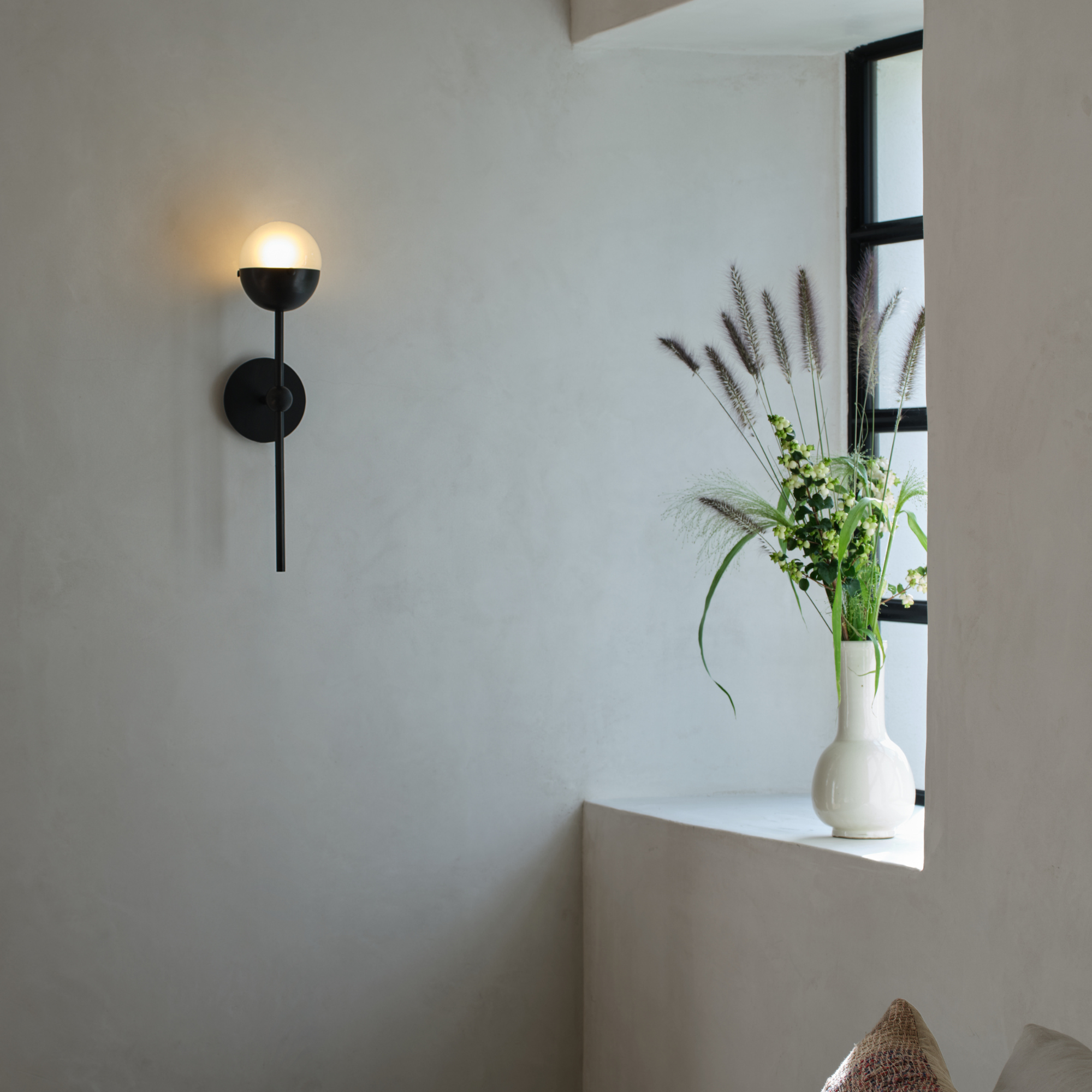 Schwung Molecule Single Wall Sconce Light - Frosted Glass