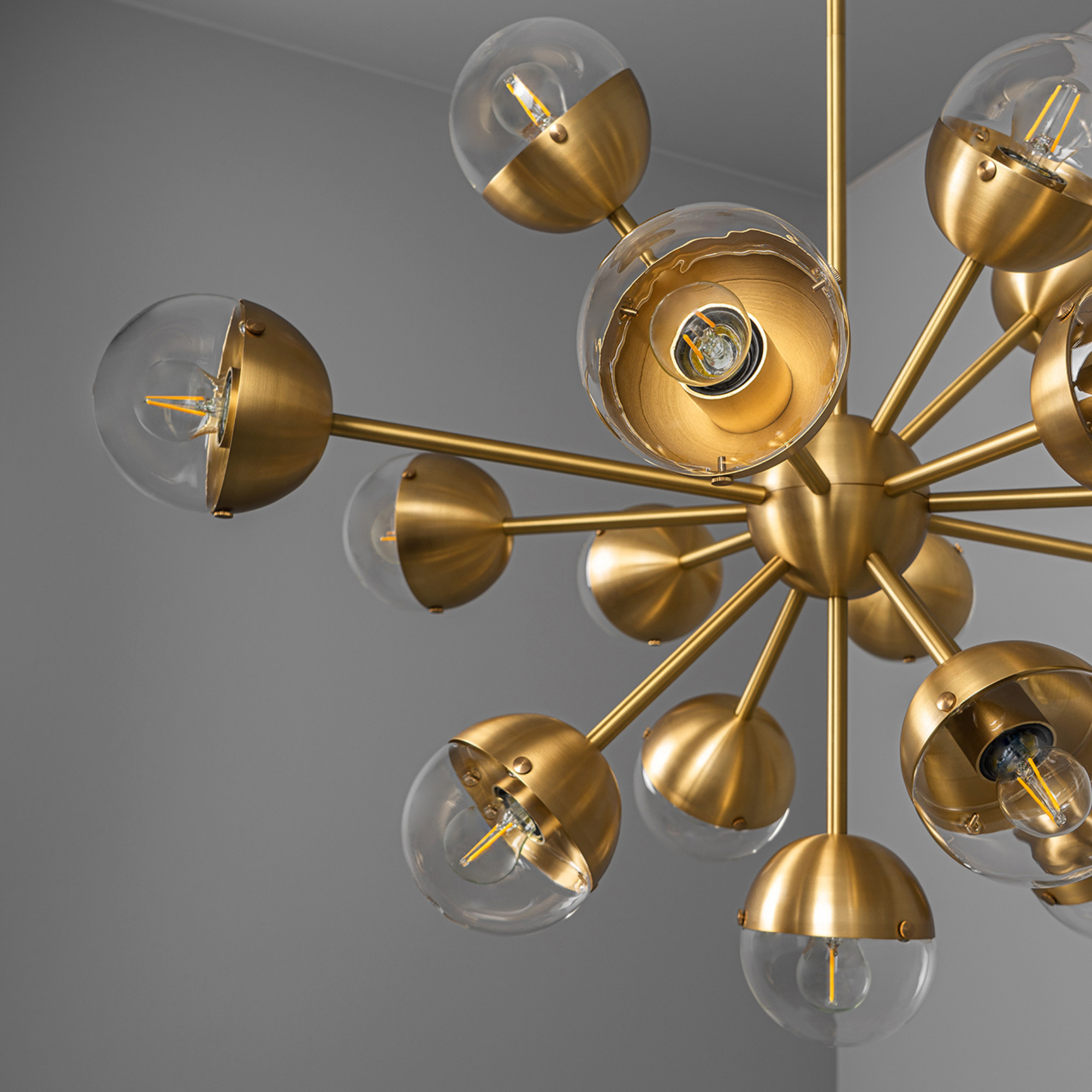 Schwung Molecule Spark Oval 17 Light Chandelier - Transparent Glass