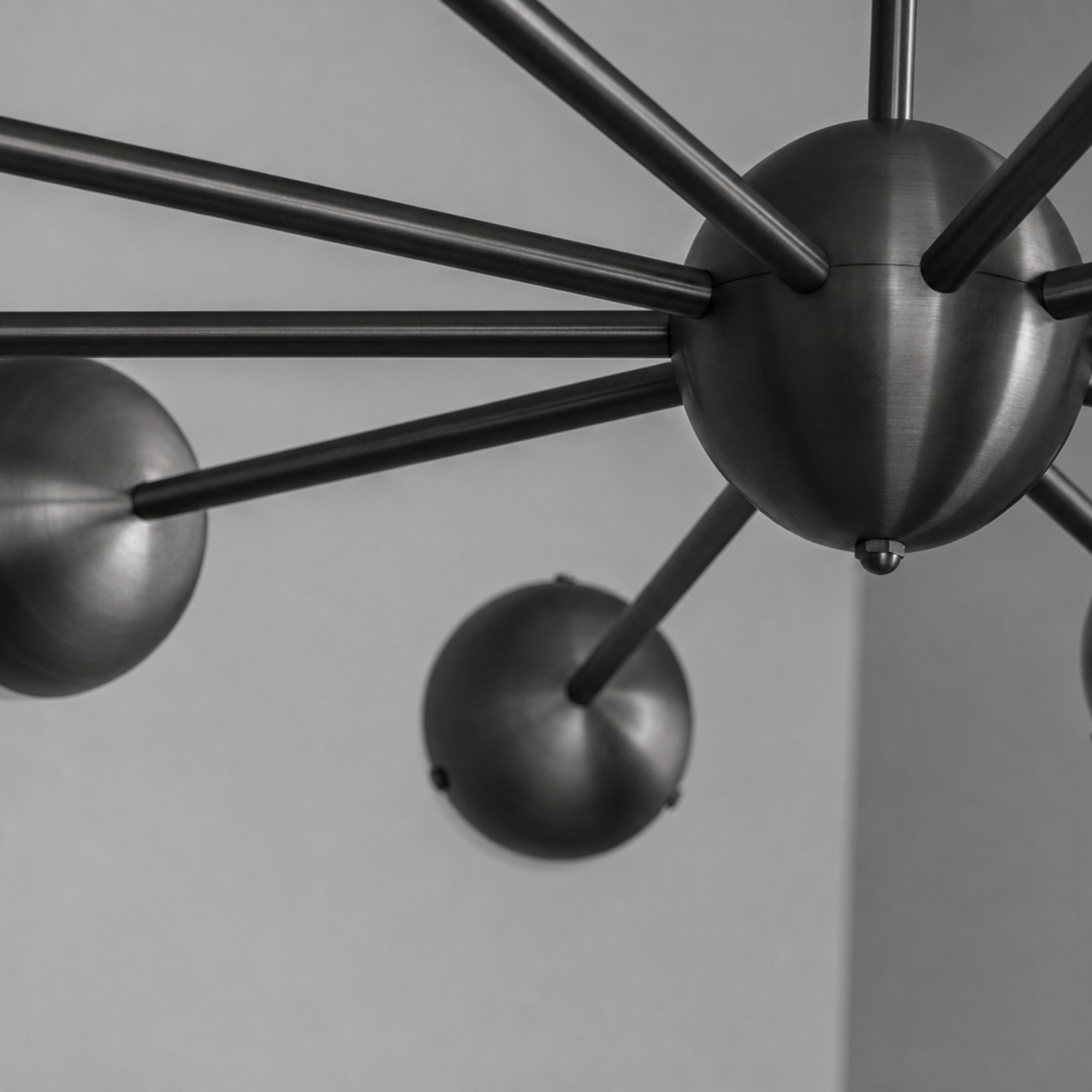 Schwung Molecule Spark Round 10 Light Chandelier - Frosted Glass