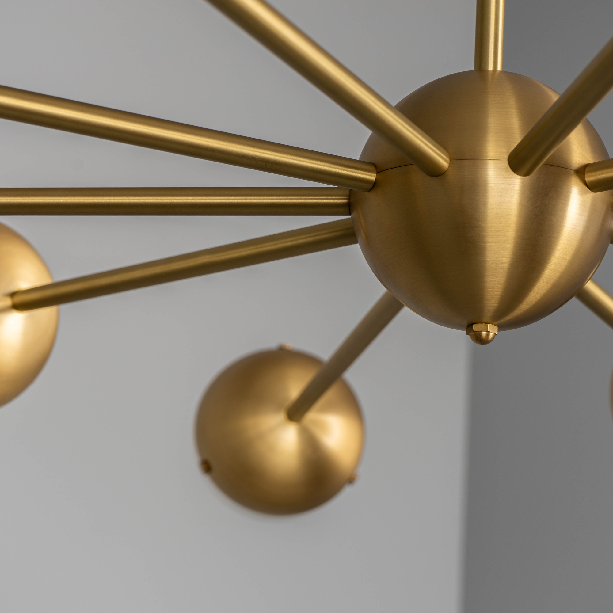 Schwung Molecule Spark Round 10 Light Chandelier - Frosted Glass