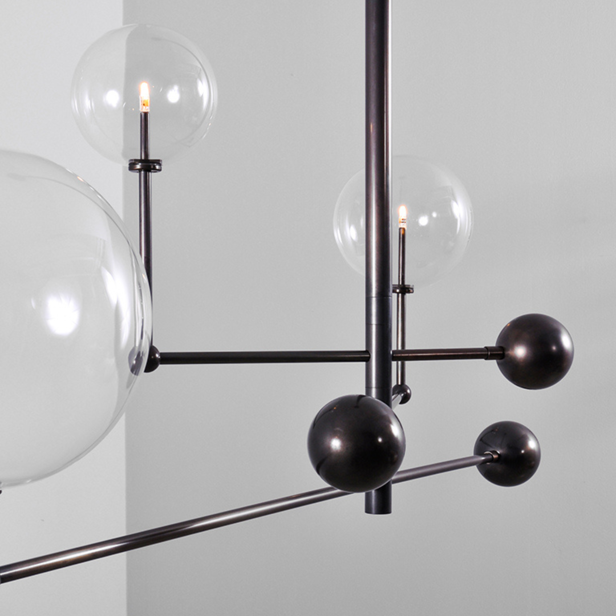 Schwung Universe 3 Light Chandelier - Transparent Glass