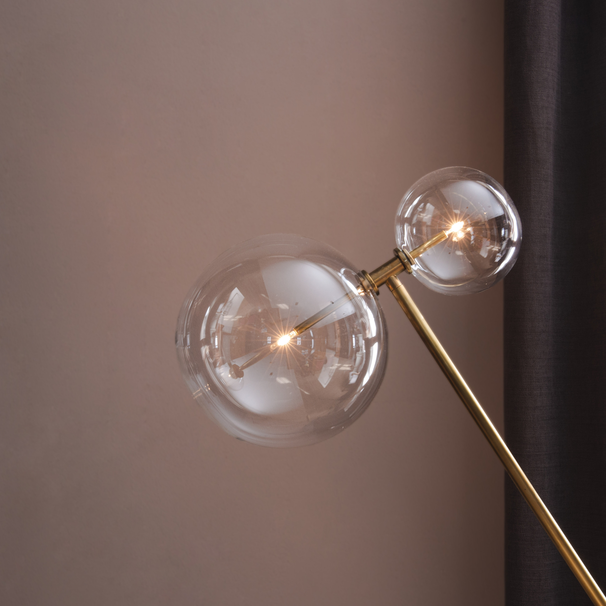 Schwung Zosia Floor Lamp - Transparent Glass