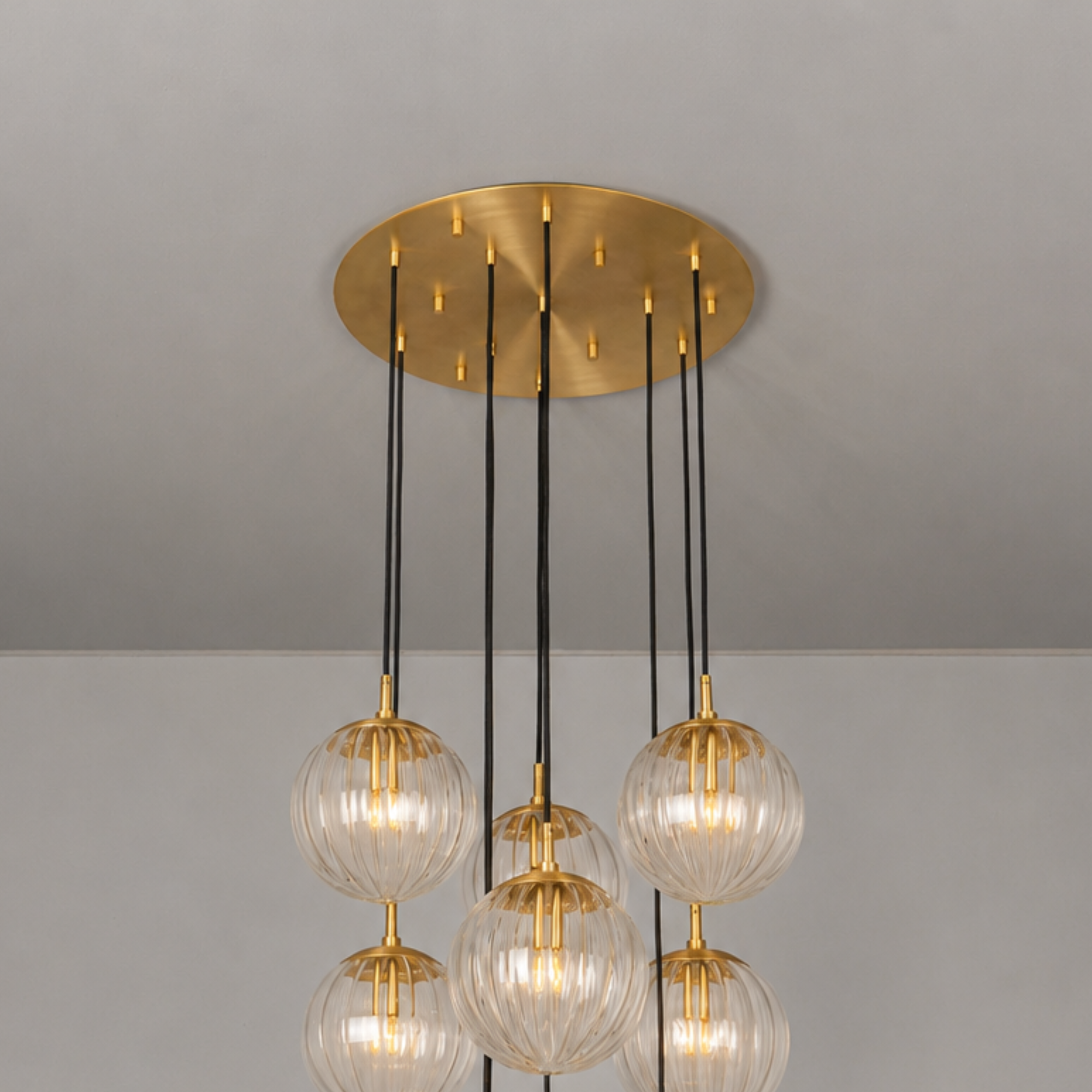 Schwung Globe Cluster 10 Light Chandelier - Dries Ribbon Glass