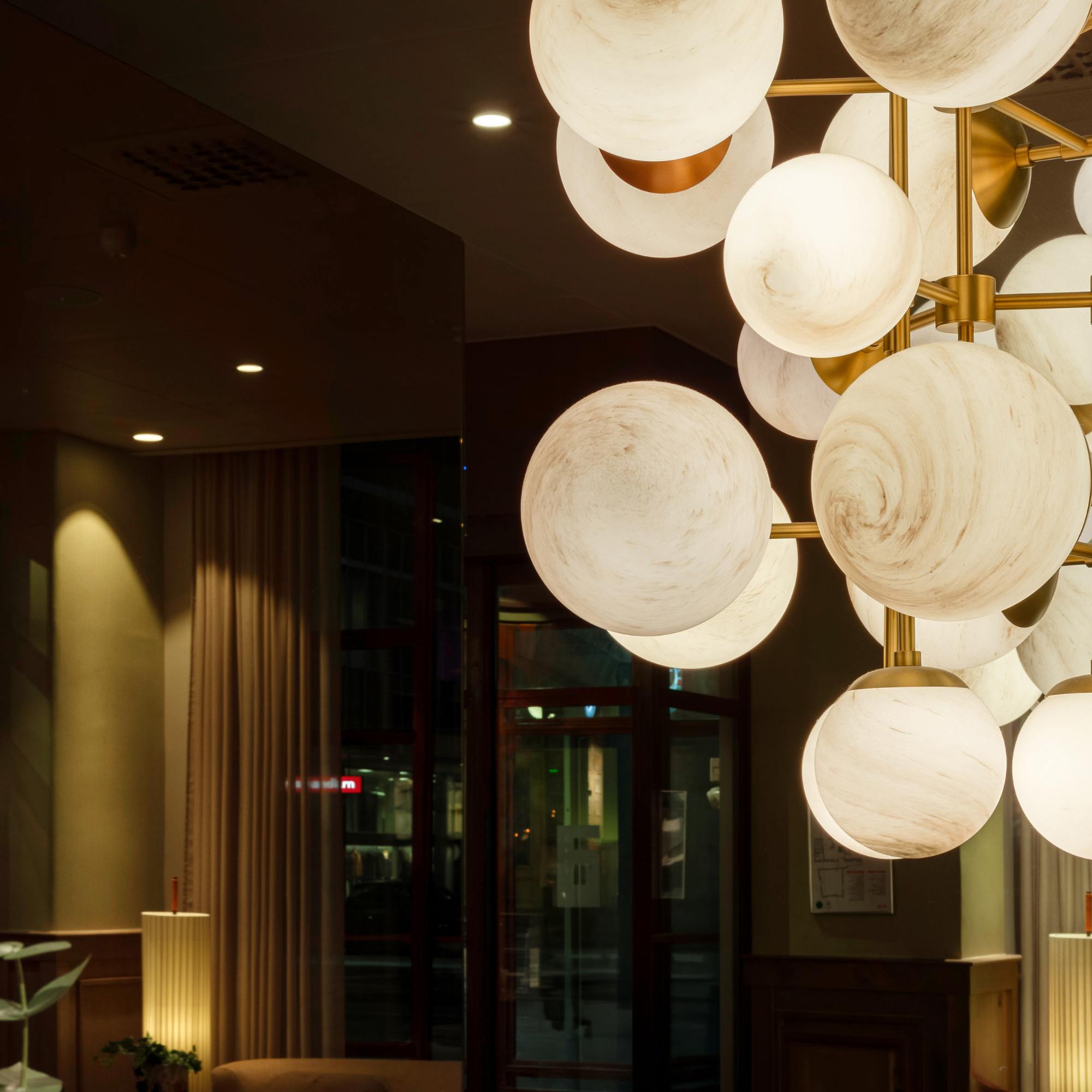 Schwung Glow 21 Light Chandelier - Marble Glass